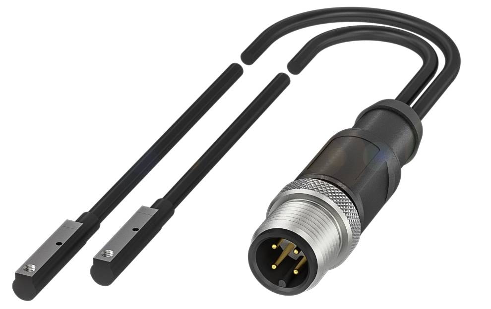 Ein vierpoliger schwarzer Stecker mit zwei parallel verlaufenden Kabeln, die mit rechteckigen Anschlüssen enden. Geeignet für industrielle Anwendungen.