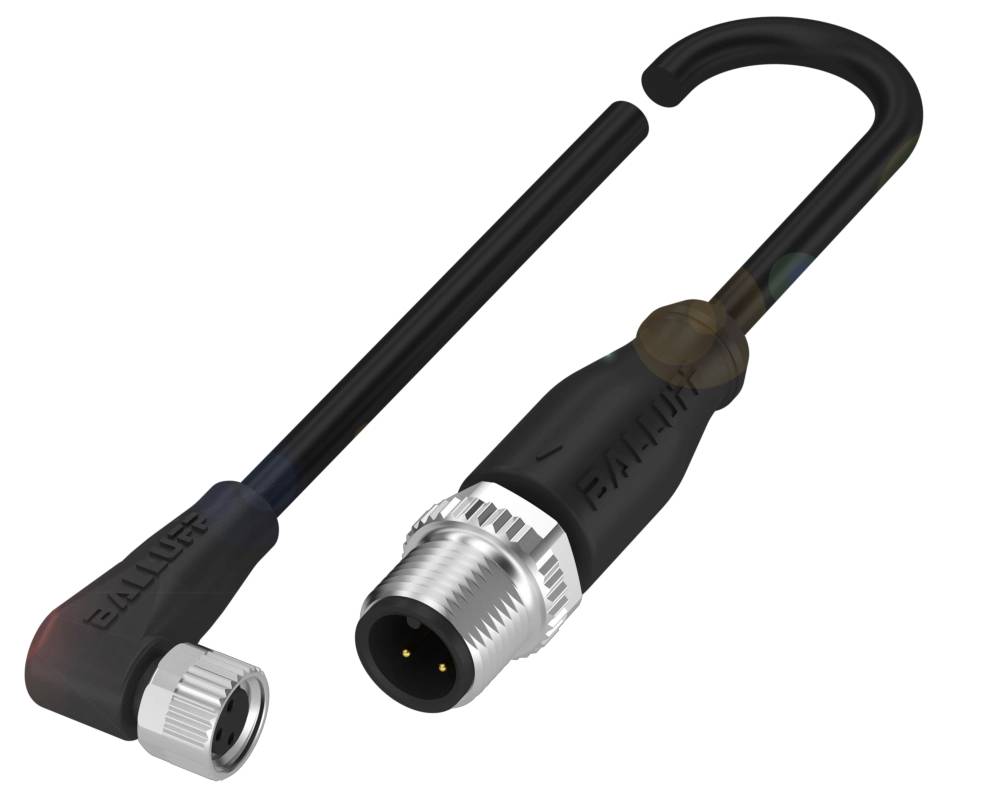 Schwarzes M8-gewinkeltes Kabel mit Schraubverschluss und passende Buchse, geeignet für industrielle Anwendungen.