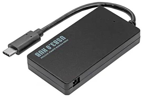 Tragbare USB-C-Festplatte in einem schwarzen Gehäuse mit aufgedrucktem blauen Schriftzug, geeignet für Speichererweiterung und Datensicherung.