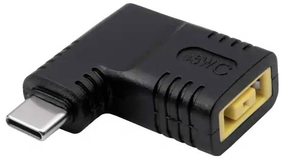 Schwarzer USB-C-auf-DC-Stecker-Adapter, L-förmig, zeigt USB-C-Anschluss links und DC-Buchse rechts. Verwendbar für Elektronikgeräte.