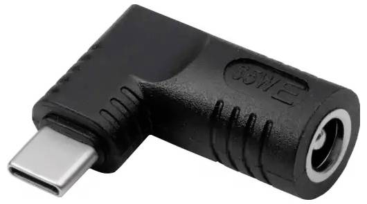 Ein schwarzer USB-C-Winkeladapter, der den Anschluss von USB-C-Geräten in engen Räumen erleichtert.