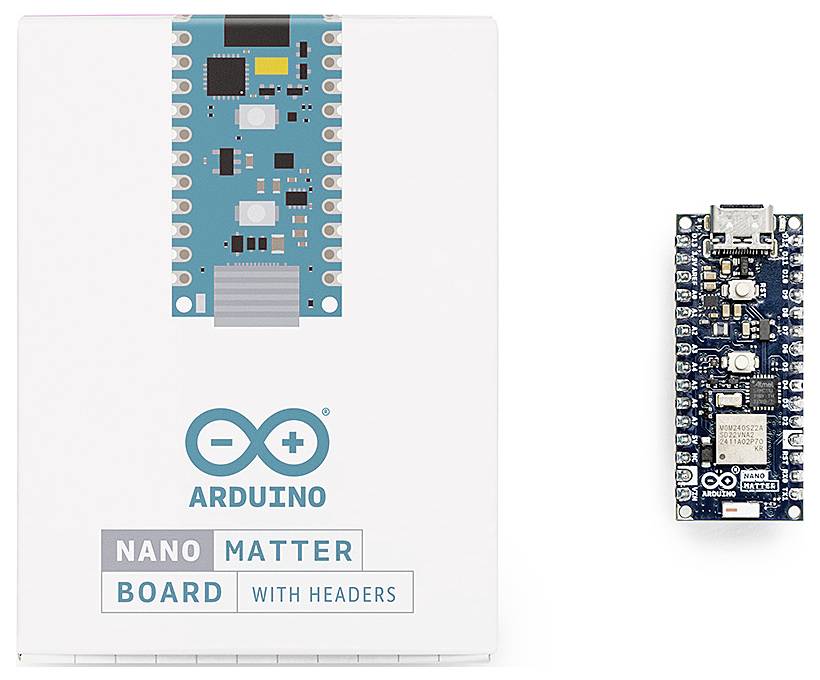Arduino Nano Matter Board mit Headern neben Verpackung gezeigt, blaue Platine mit elektronischen Bauteilen auf hellem Hintergrund.