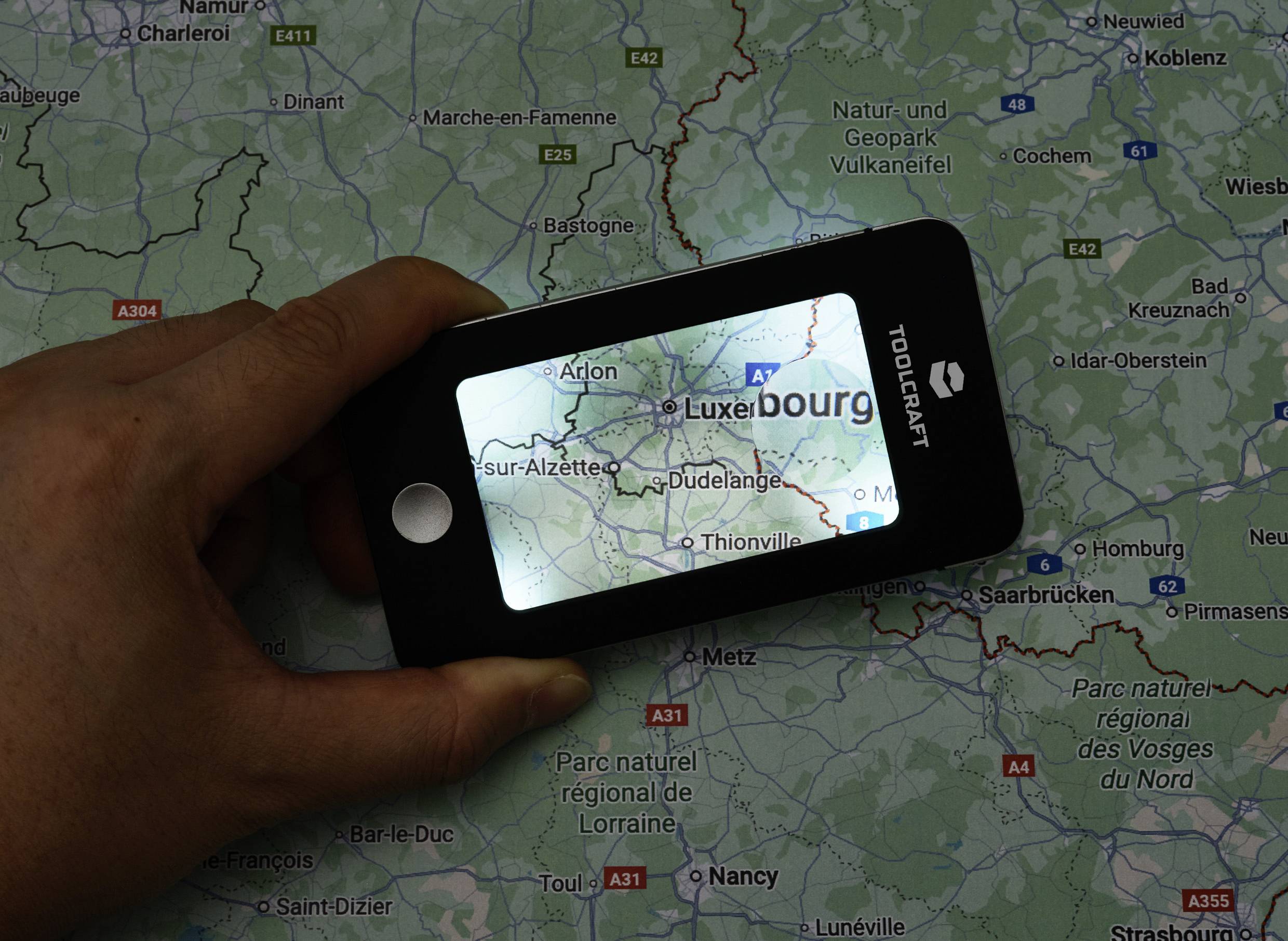 TOOLCRAFT TO-10283184 Handlupe mit LED-Beleuchtung Vergrößerungsfaktor: 2 x, 4 x Linsengröße: (Ø) 23mm Schwarz