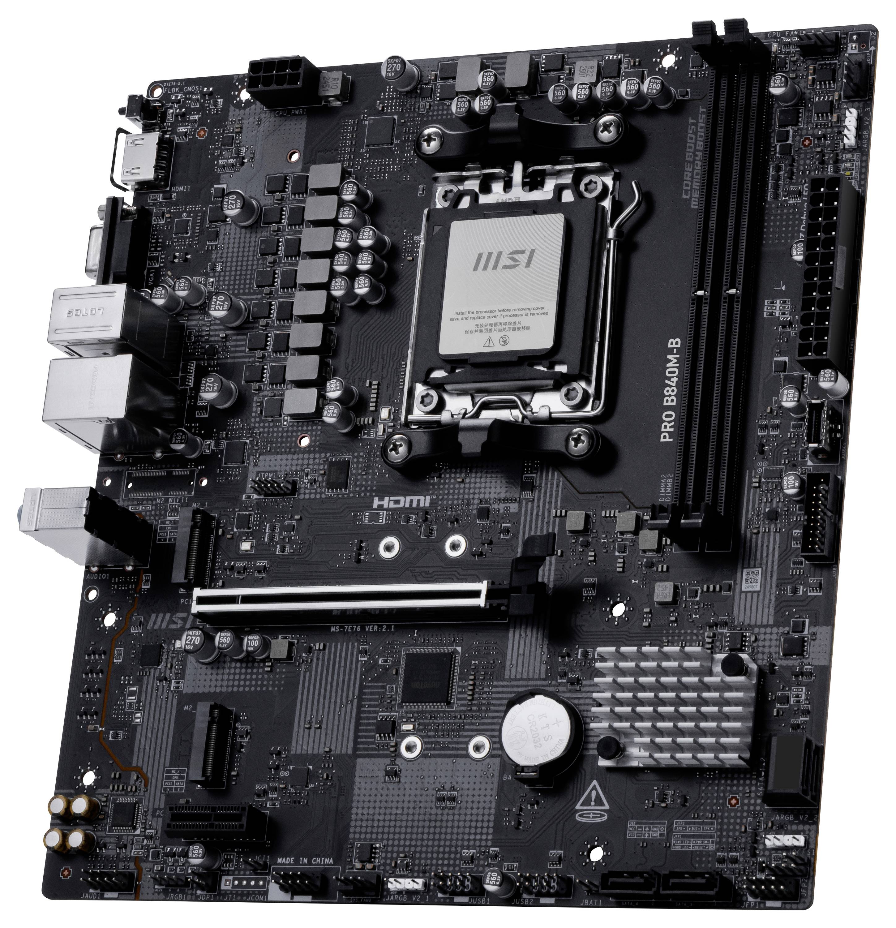 Eine Computer-Motherboard mit DDR4-RAM-Steckplätzen, einem CPU-Sockel und verschiedenen Anschlüssen für Konnektivität, entwickelt für Desktop-PCs.