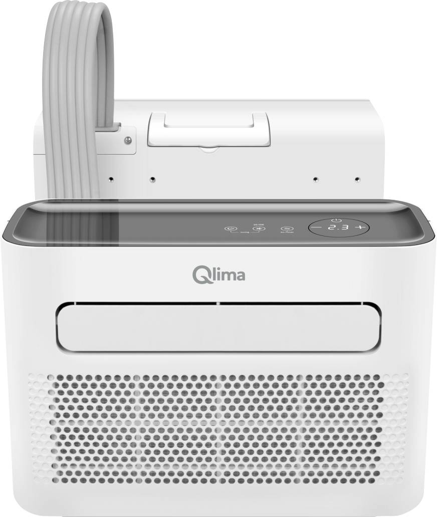 Tragbare Klimaanlage mit Digitalanzeige und Lüftungsgitter. Steckerverbindung und Luftschlauch sind sichtbar.