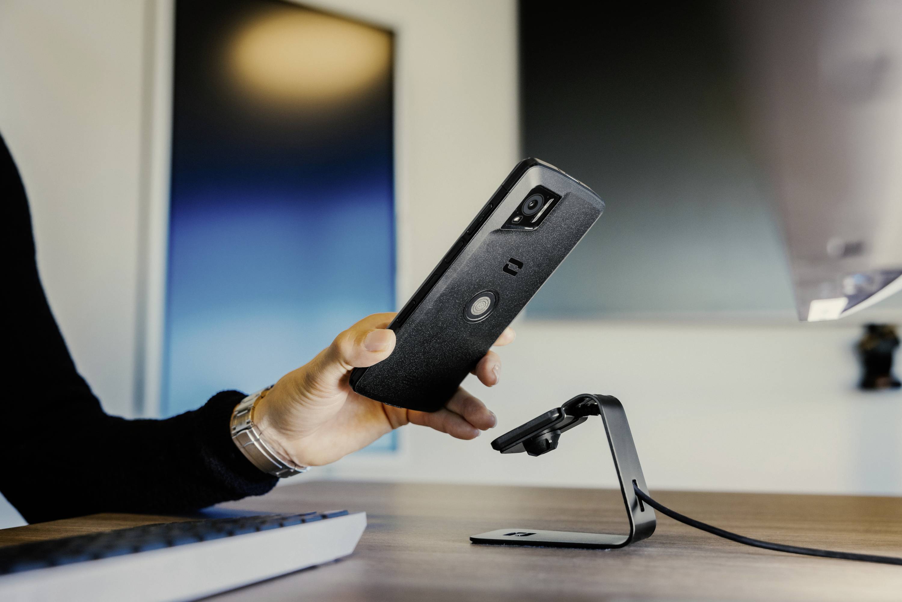 Crosscall Ladestation 3A X-DockE Ladegerät 1301299999435 Ausgänge 1x USB-C® Schwarz