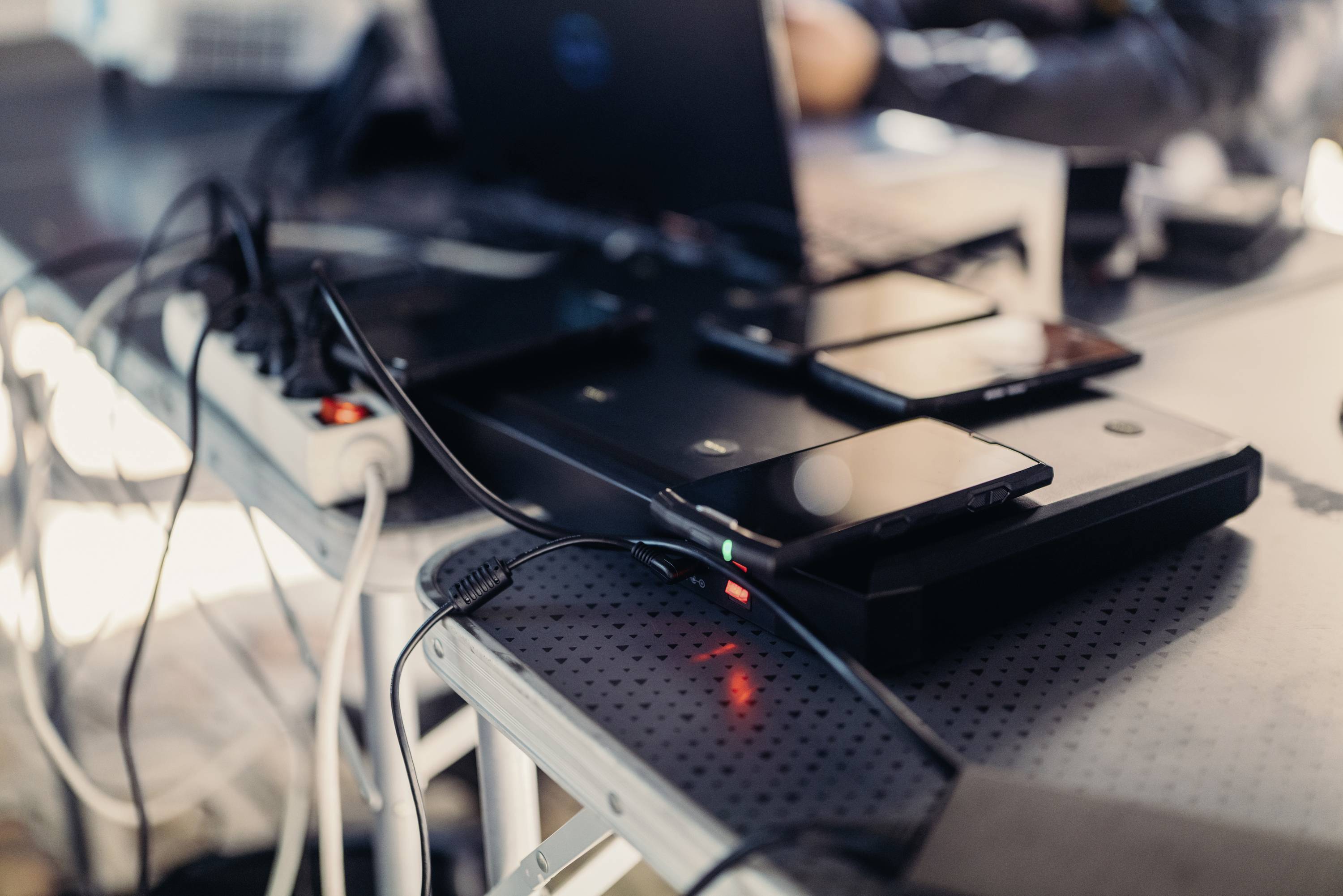 Crosscall Ladestation X-Power Station PWST.BO.NN000 Schwarz