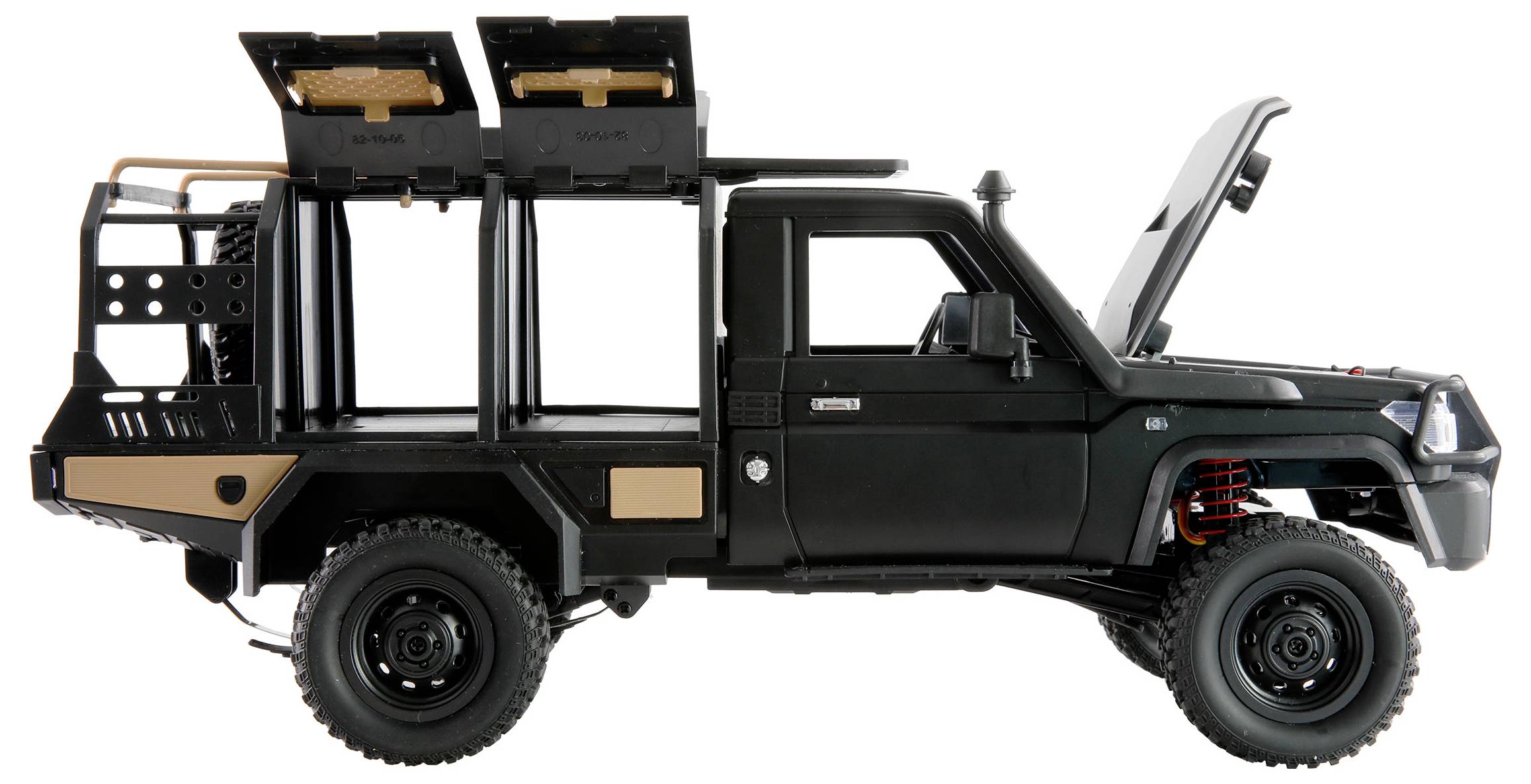 Ein schwarzer Geländewagen mit geöffnetem Motorraum. Auf der Ladefläche befinden sich zwei offene Stauräume.