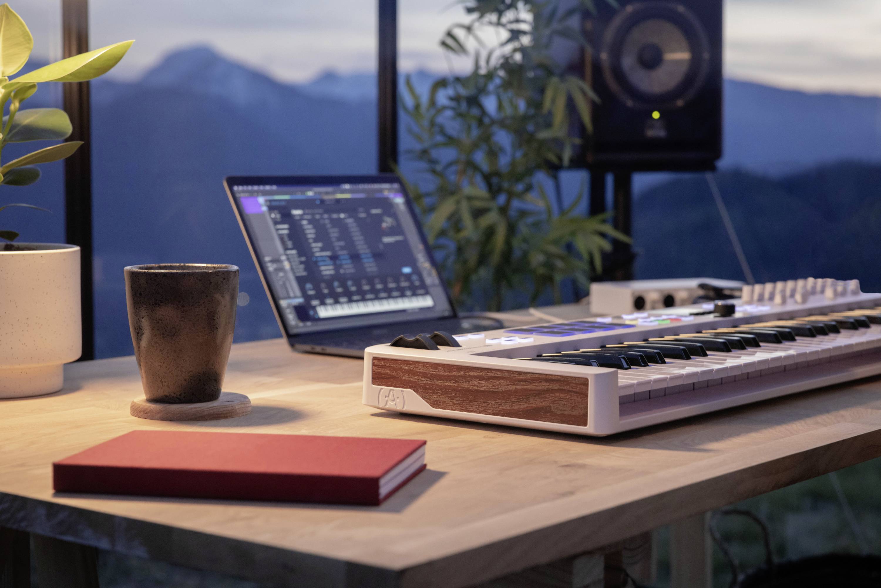 Arturia KeyLab Essential 61 mk3 Keyboard Weiß