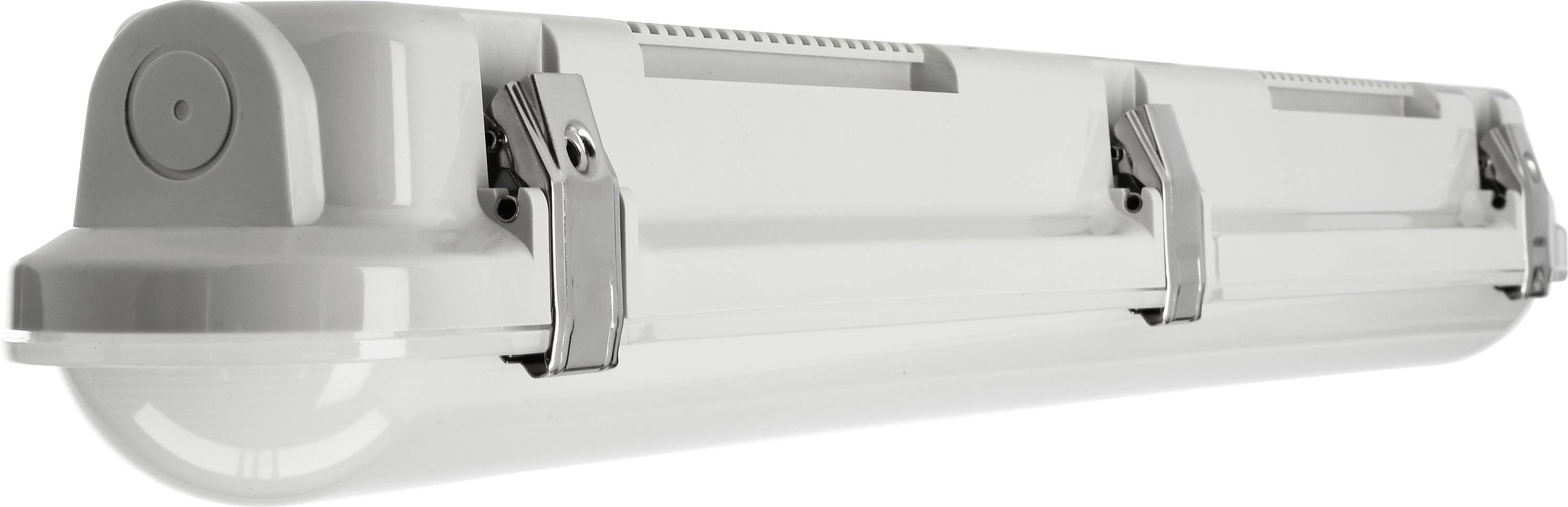 Ein weißes, längliches LED-Lichtgehäuse mit Metallklammern an den Seiten, geeignet für industrielle oder gewerbliche Beleuchtung.