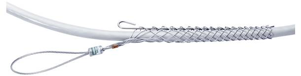 Ein Drahtgeflecht-Griff sichert ein weißes Kabel, mit einer Schlaufe am Ende des Geflechts zum Ziehen oder als Stütze.