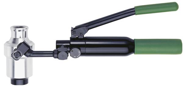 Ein hydraulischer Schraubenspanner mit grünen Griffen, der zum präzisen Aufbringen von Kraft zum sicheren Befestigen von Schrauben verwendet wird.