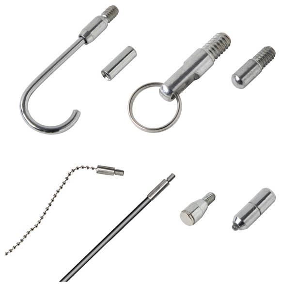 Das Bild zeigt verschiedene Metallkabel-Zubehörteile, einschließlich Haken, Ringe und Verbinder, die auf einem weißen Hintergrund zur Anzeige positioniert sind.