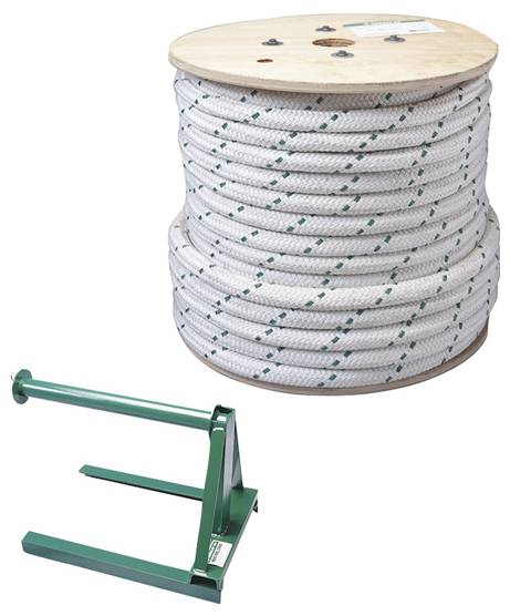 Eine große Rolle Seil mit grünen Streifen auf einer Holzspule. Ein grüner Metallspulenhalter wird daneben zur Unterstützung präsentiert.