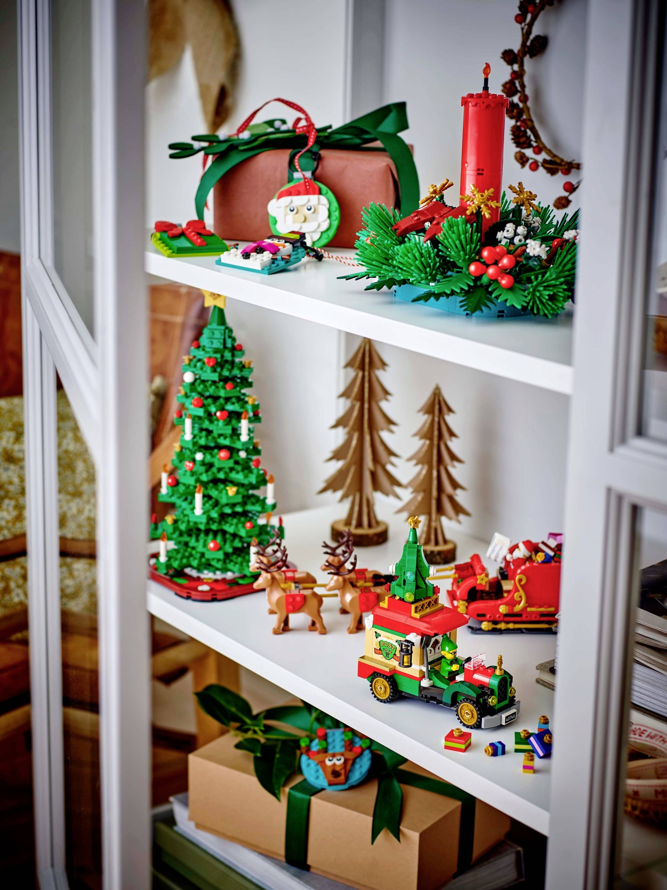 LEGO® ICONS™ 40743 Weihnachtsgesteck