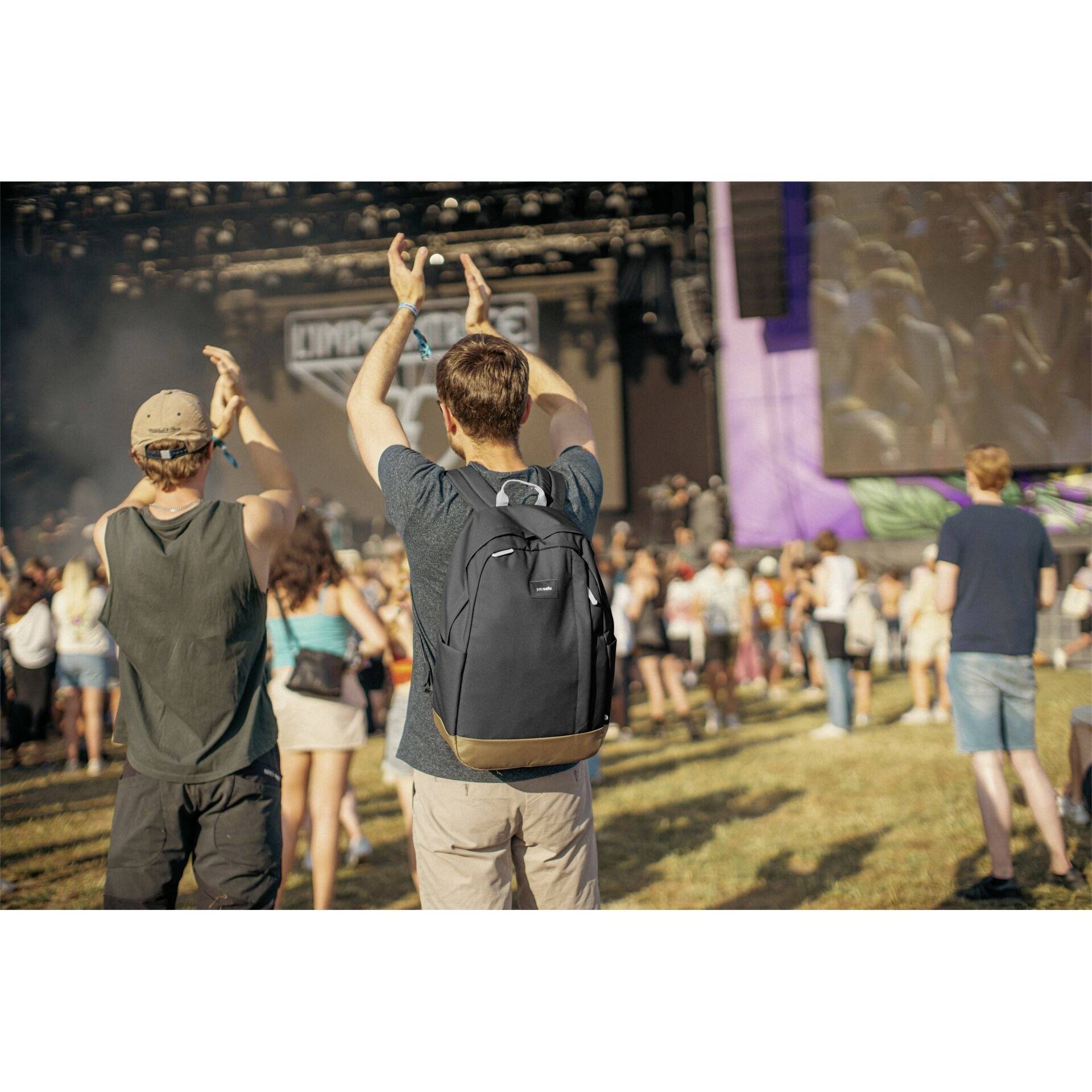 Pacsafe Notebook Rucksack GO 25l Schwarz