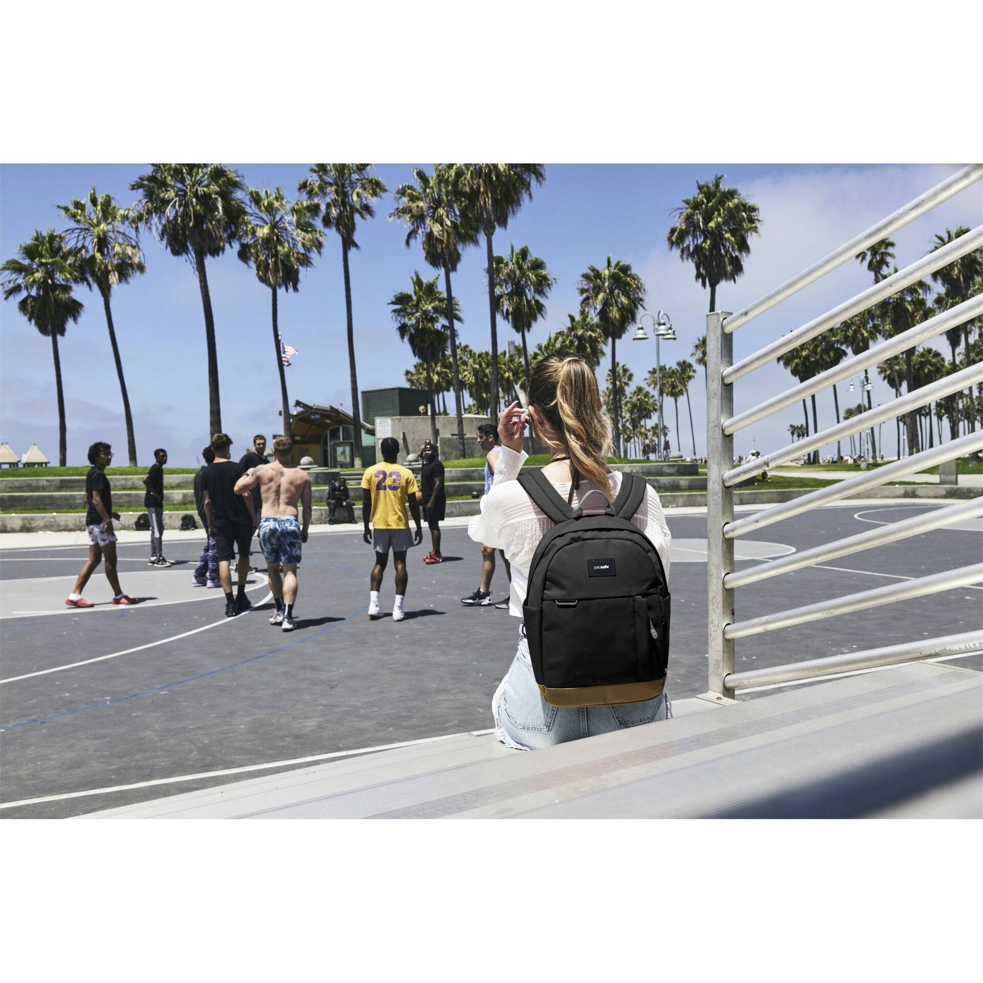 Pacsafe Notebook Rucksack GO 15l Schwarz