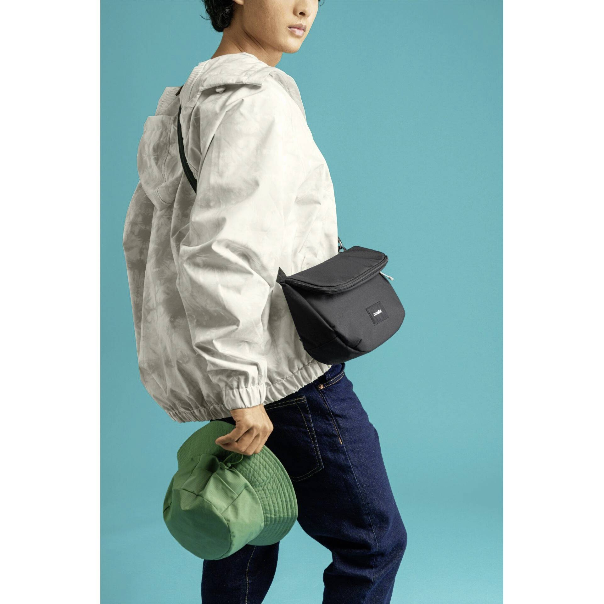 Pacsafe Umhängetasche GO Saddle Crossbody 35140130 1St.