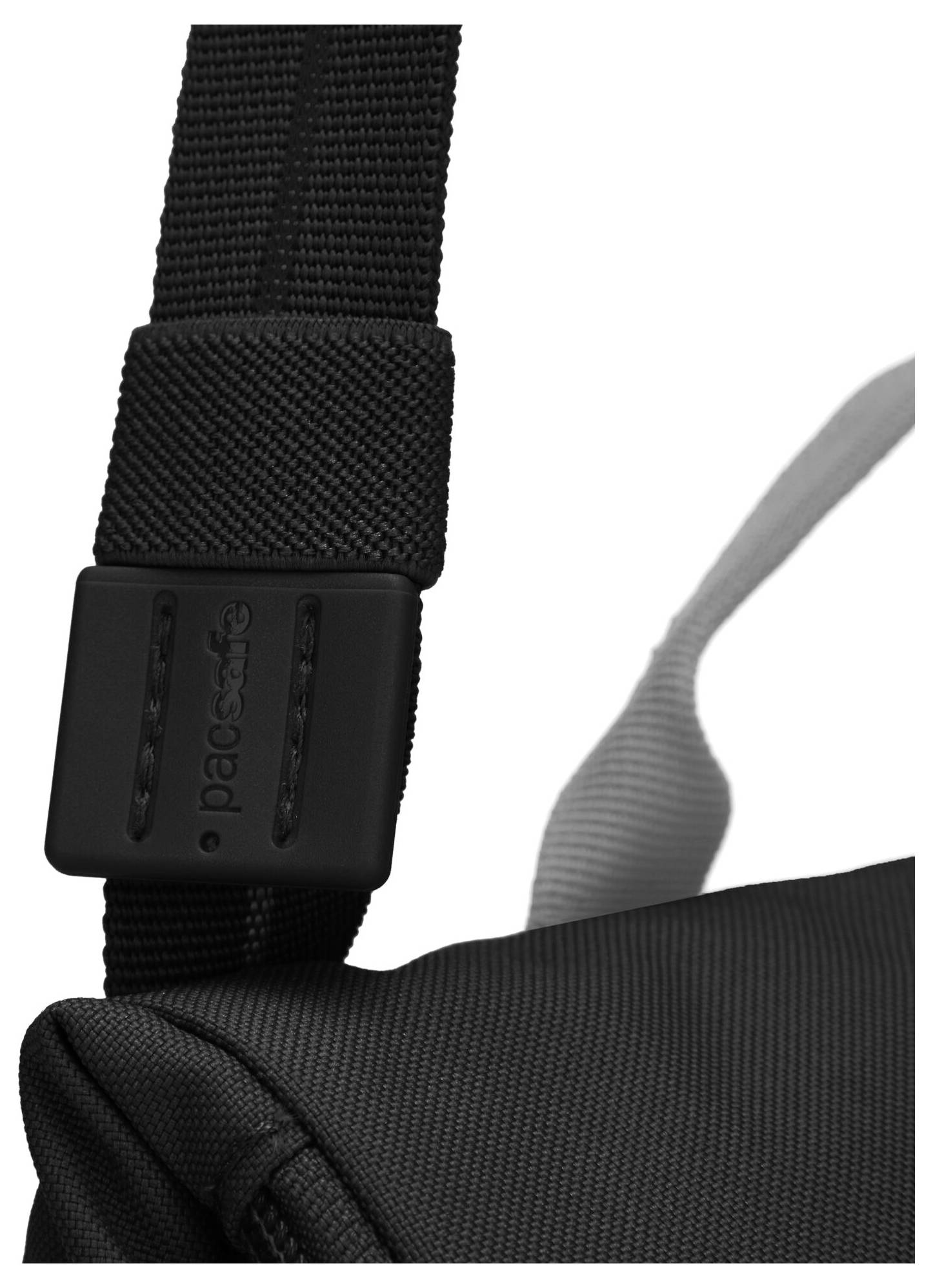 Pacsafe Umhängetasche GO Saddle Crossbody 35140130 1St.