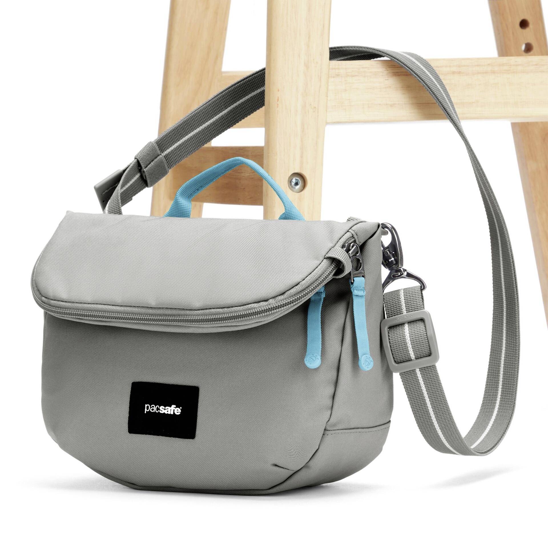 Pacsafe Umhängetasche GO Saddle Crossbody stone 35140146 1St.