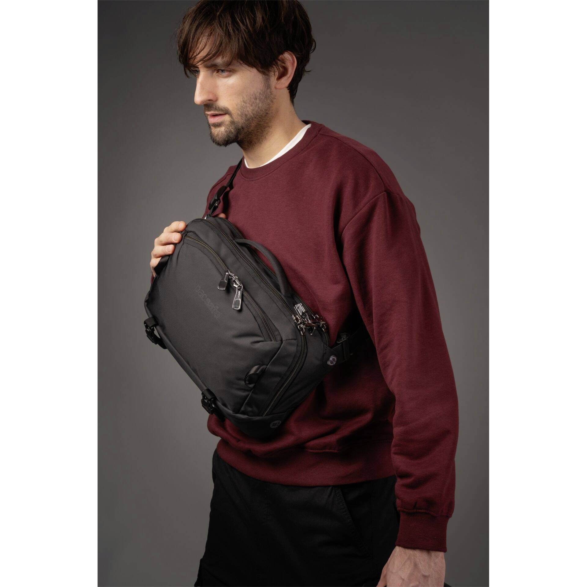 Pacsafe Notebook Tasche EXP 12 Sling Passend für maximal: 33,0cm (13") Schwarz