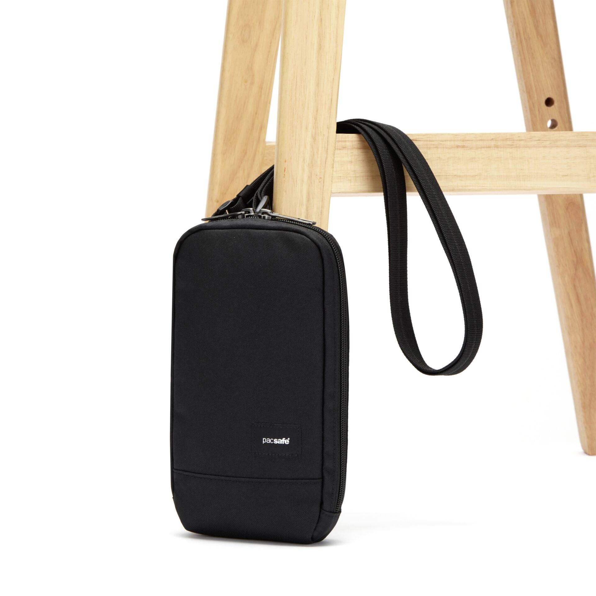 Pacsafe Umhängetasche RFIDsafe Tech Crossbody 11060130 1St.