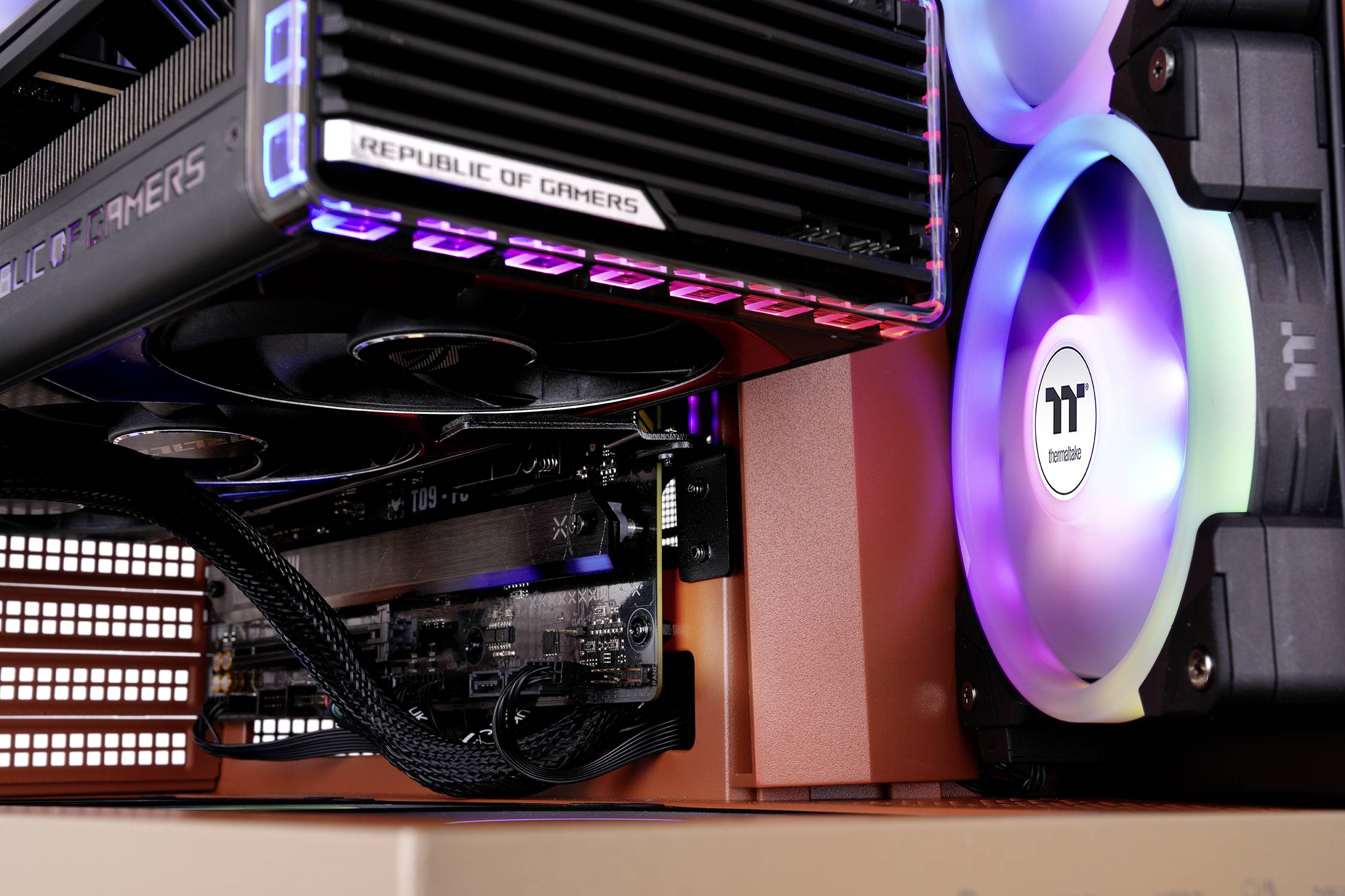 Thermaltake View 380 XL TG ARGB Gravel Sand Midi-Tower PC-Gehäuse Sand-Braun