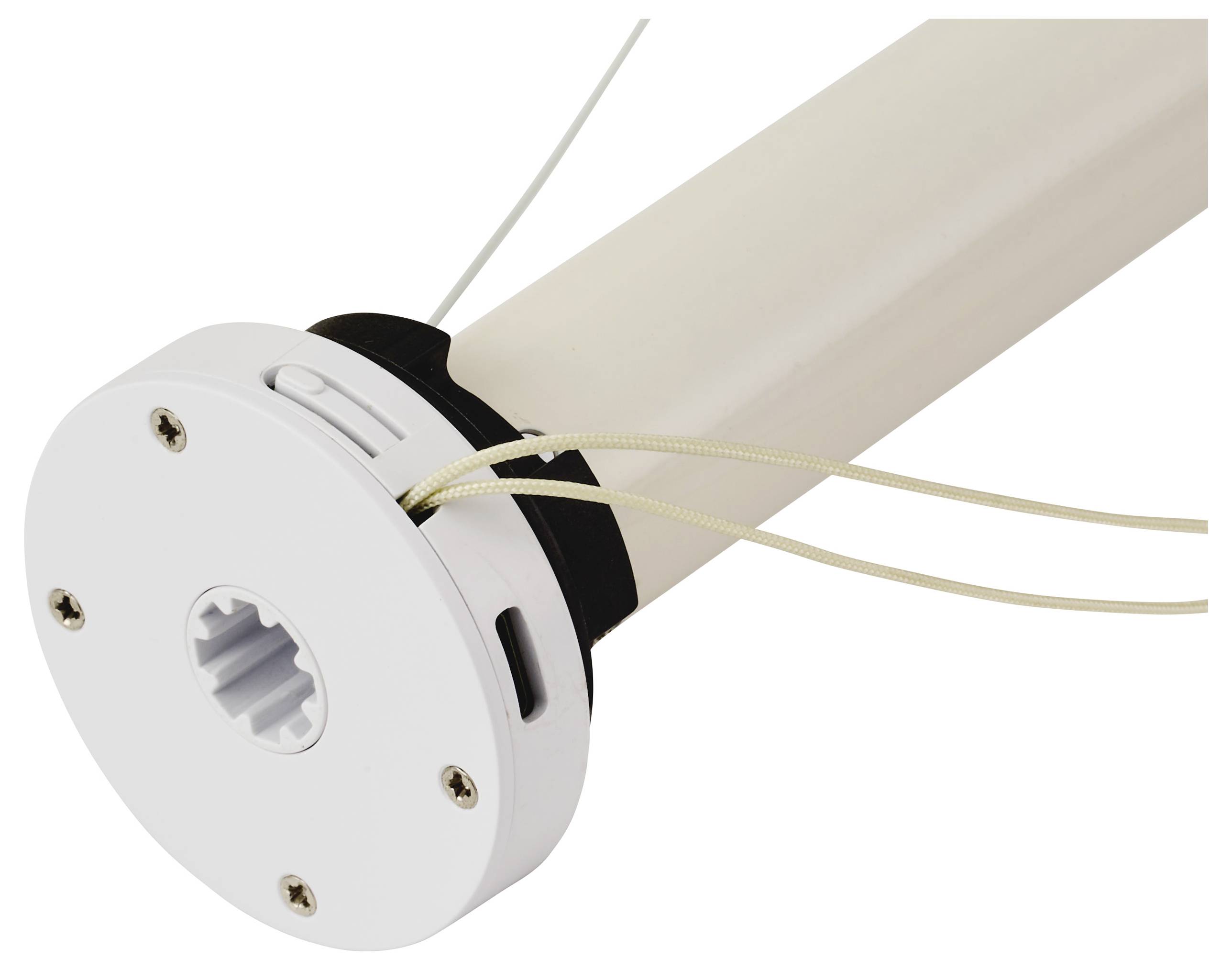 Nahaufnahme eines motorisierten Vorhangrolle-Mechanismus mit sichtbaren Seilen und einer zahnradähnlichen Komponente, wie sie typischerweise bei automatisierten Jalousien verwendet wird.