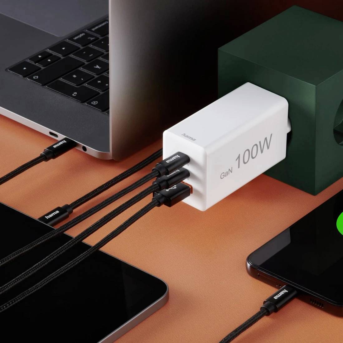 Hama Schnellladegerät, GaN, 2x USB-C, 1x USB-A, Mini-Ladegerät, PD, 100 W, Weiß USB Ladegerät 100W Weiß