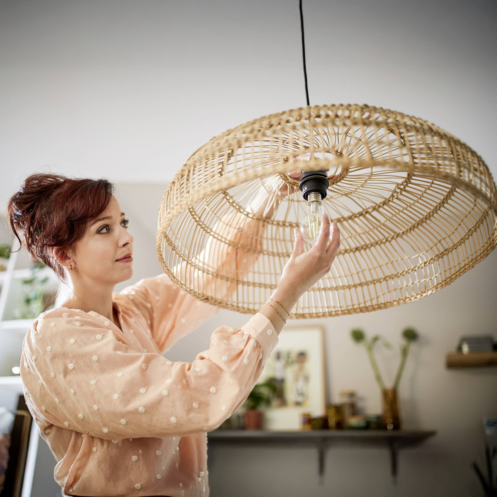 Philips 8721103047441 LED EEK E (A - G) E27 7W = 60W Warmweiß 3St.