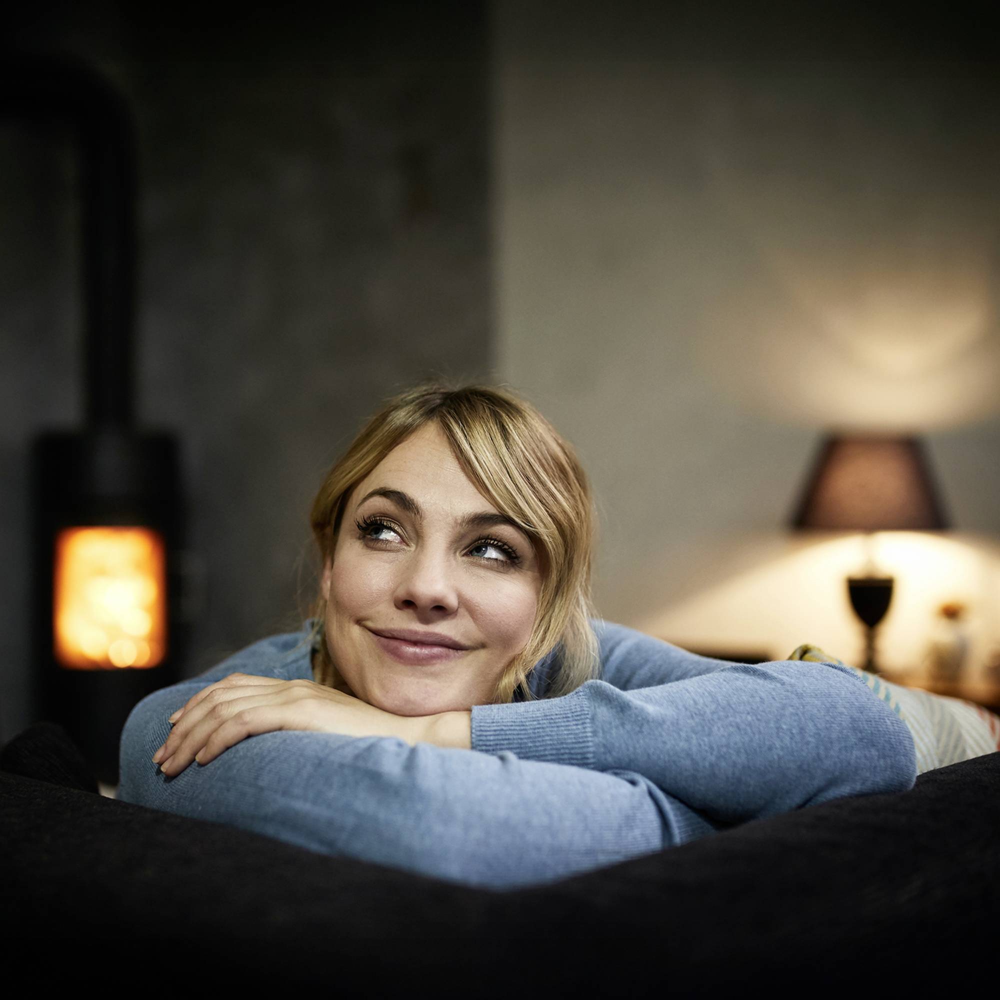 Philips 8721103047441 LED EEK E (A - G) E27 7W = 60W Warmweiß 3St.