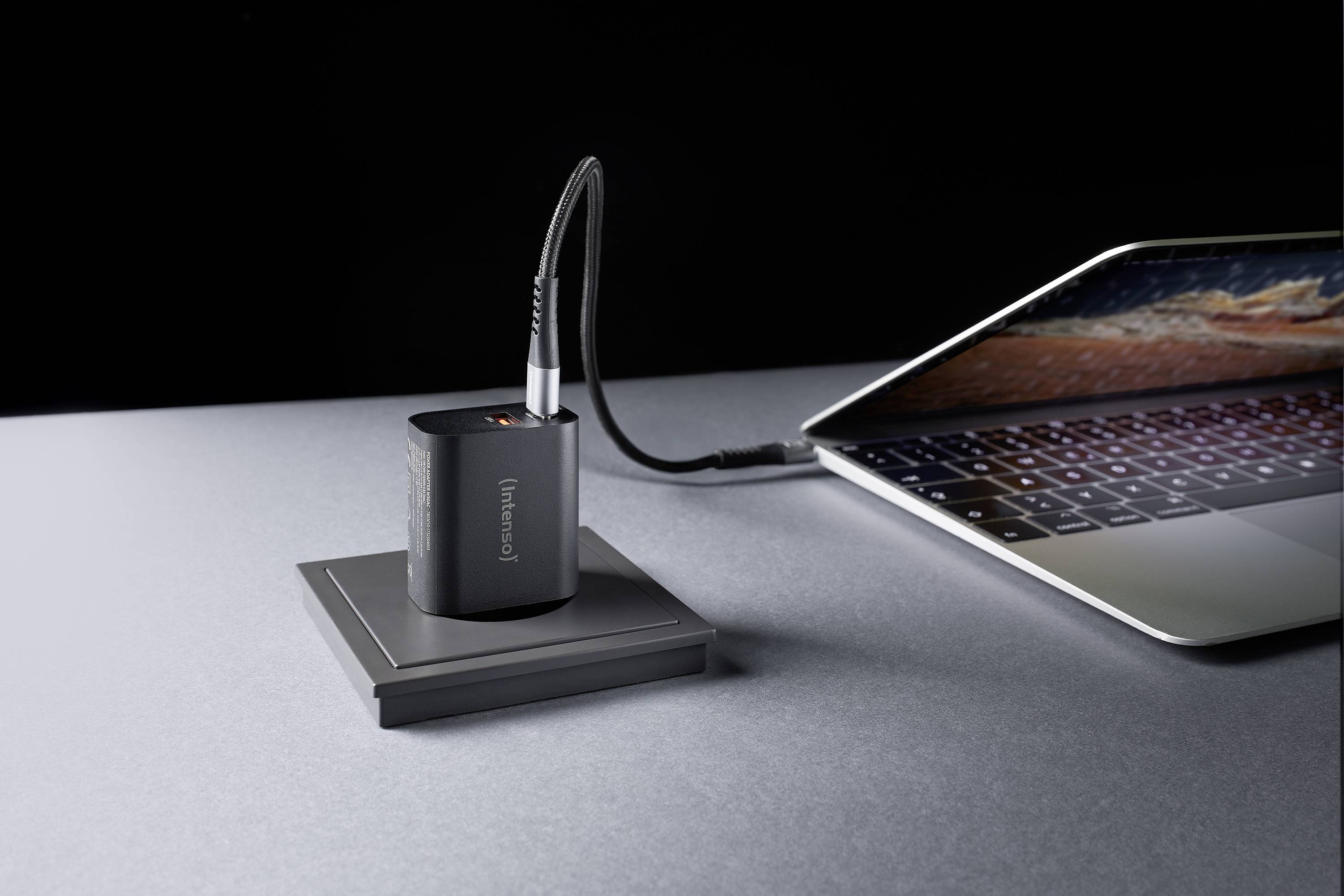 Intenso W30AC black Adapter 30W USB-A, USB-C® Schwarz