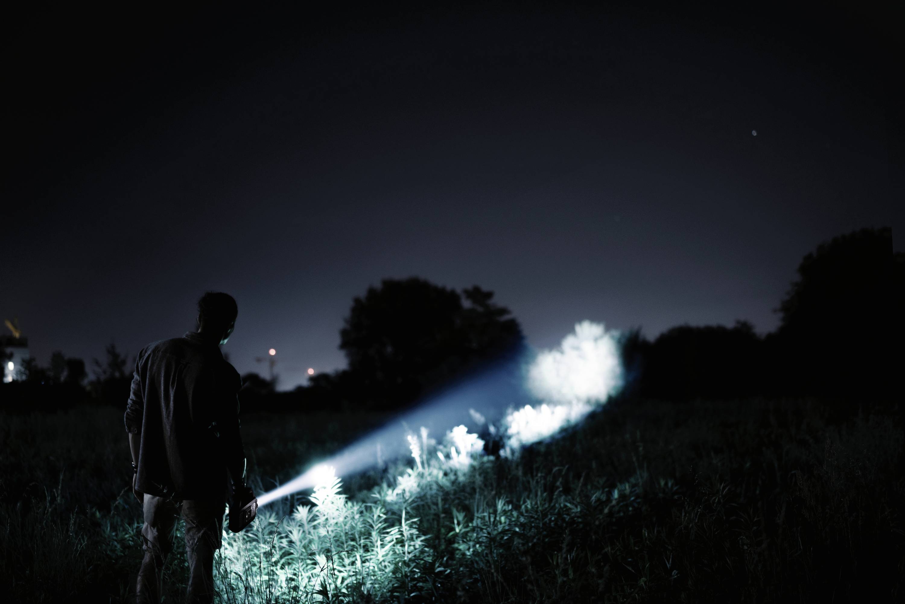 Easymaxx 12899 LED, COB LED Arbeitsleuchte akkubetrieben, solarbetrieben