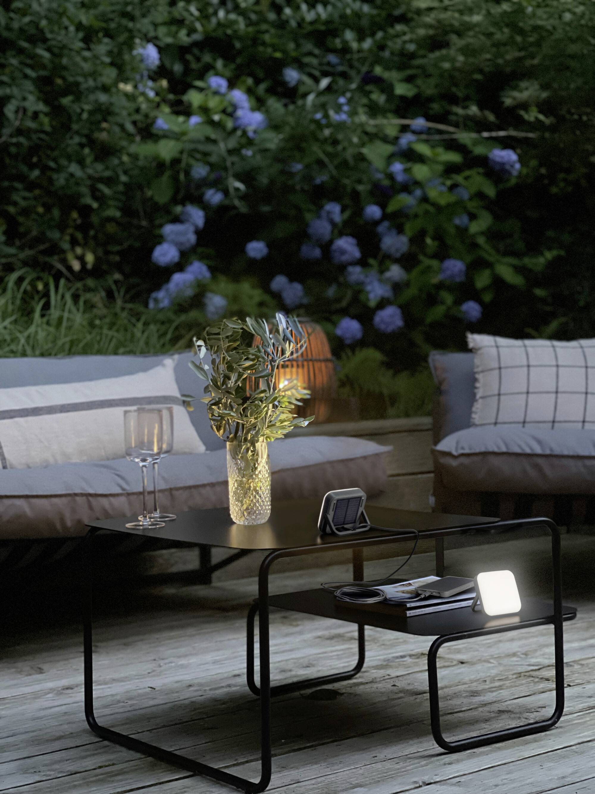 OSRAM HOMELIGHTING NIGHTLUX SOLAR 840 DIM USB Grey 4099854444517 Außenwandleuchte 2. W Grau