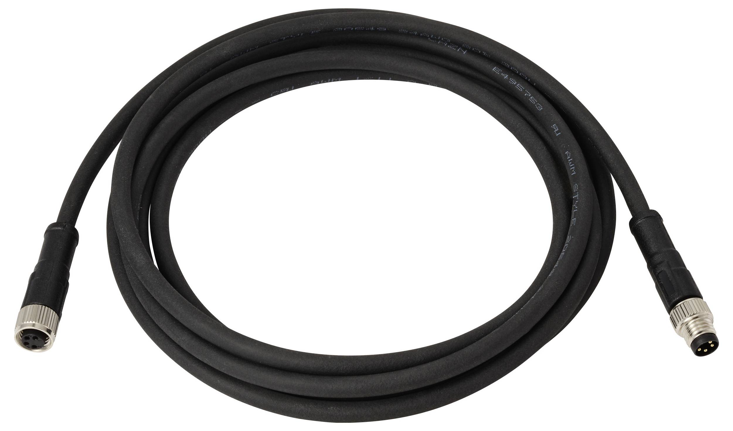 Ein gewickeltes schwarzes Kabel mit Steckern an beiden Enden, das für elektronische Verbindungen oder Datentransfer verwendet wird.