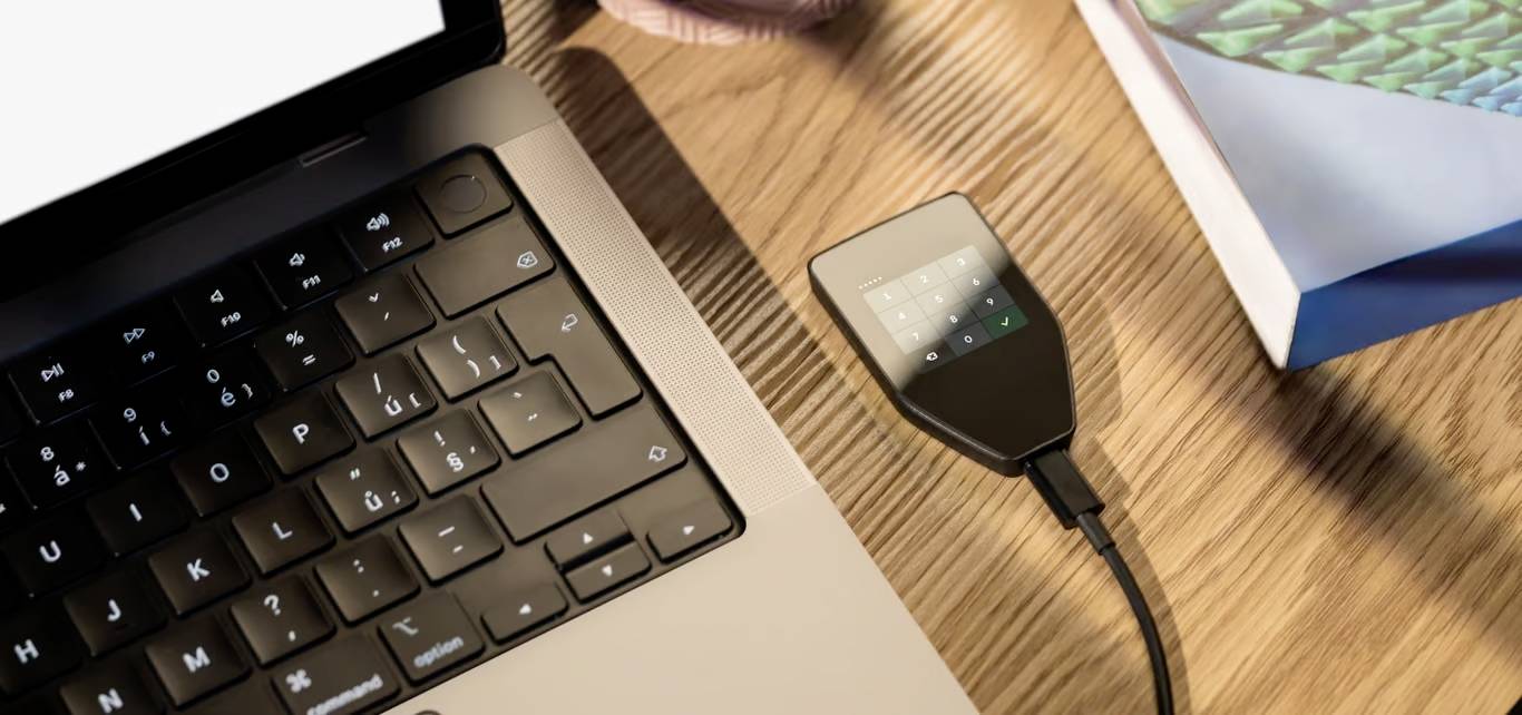 Trezor Safe 5 Hardware Wallet Schwarz USB-C®, microSD 1 St. SLATS5BGB1100