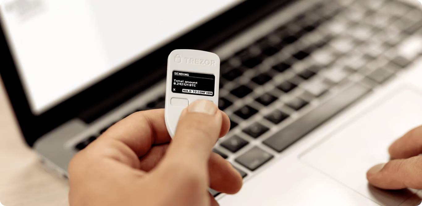 Trezor Model One Hardware Wallet Weiß 1 St. SLABTRW0B1100