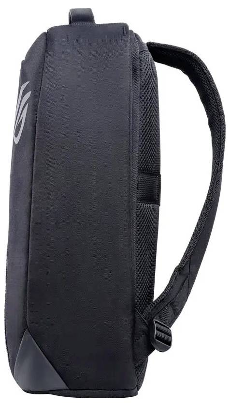 Ein schwarzer Rucksack mit ergonomischem Schultergurt und seitlichem Logo, entwickelt für Komfort und täglichen Gebrauch.