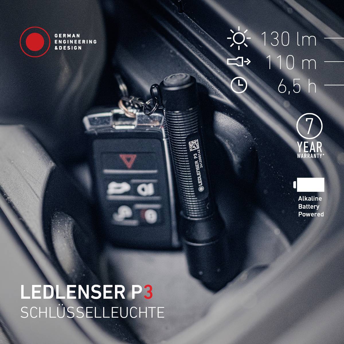 Taschenlampe und Autoschlüssel im Auto. LEDLenser P3, 130 Lumen, Reichweite 110m, Laufzeit 6,5h. 7 Jahre Garantie, batteriebetrieben.