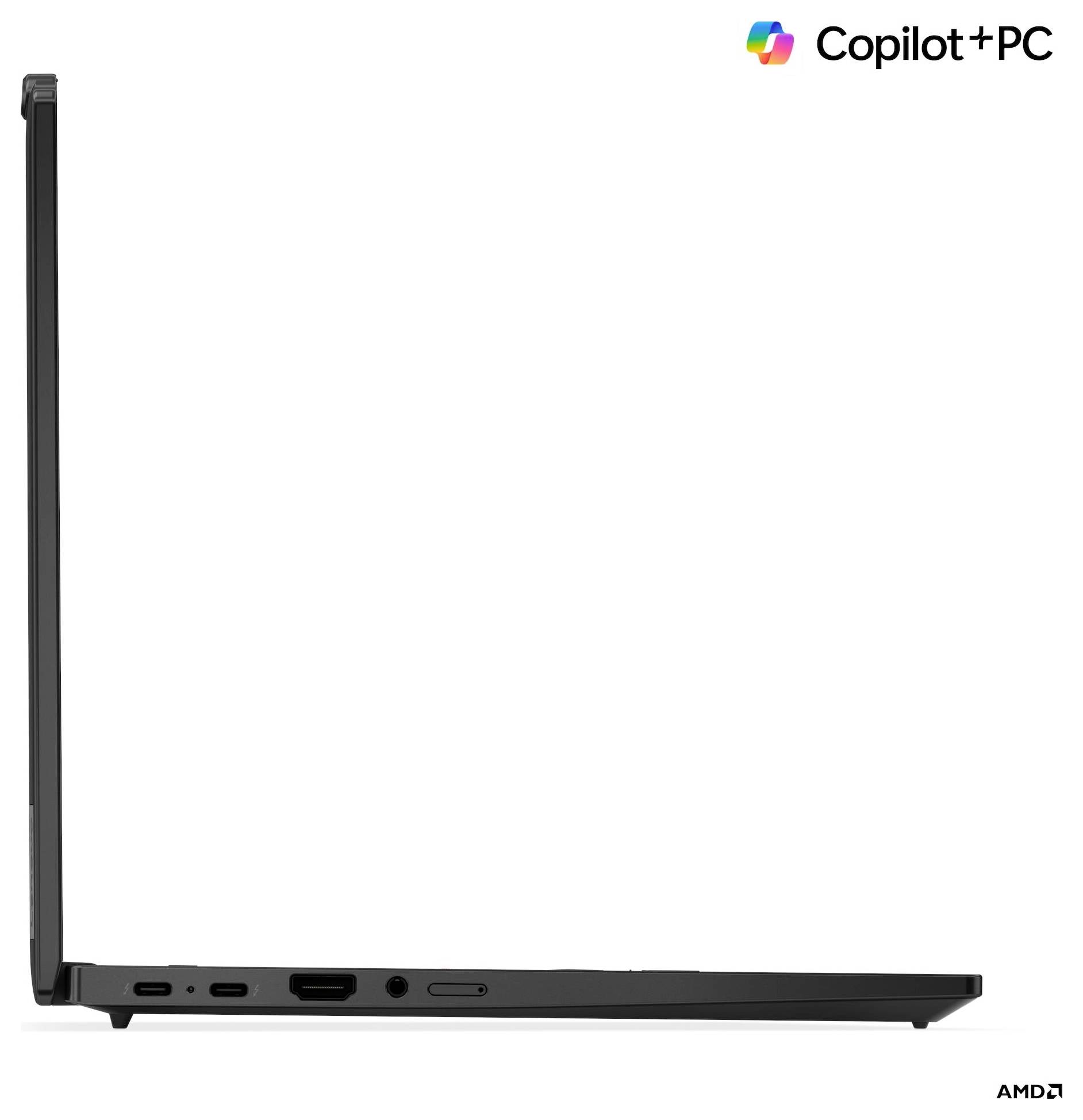 Ein schlanker schwarzer Laptop, der Seitenports wie USB und HDMI zeigt, vor einem weißen Hintergrund, mit dem 'Copilot+PC' Logo in der oberen rechten Ecke.