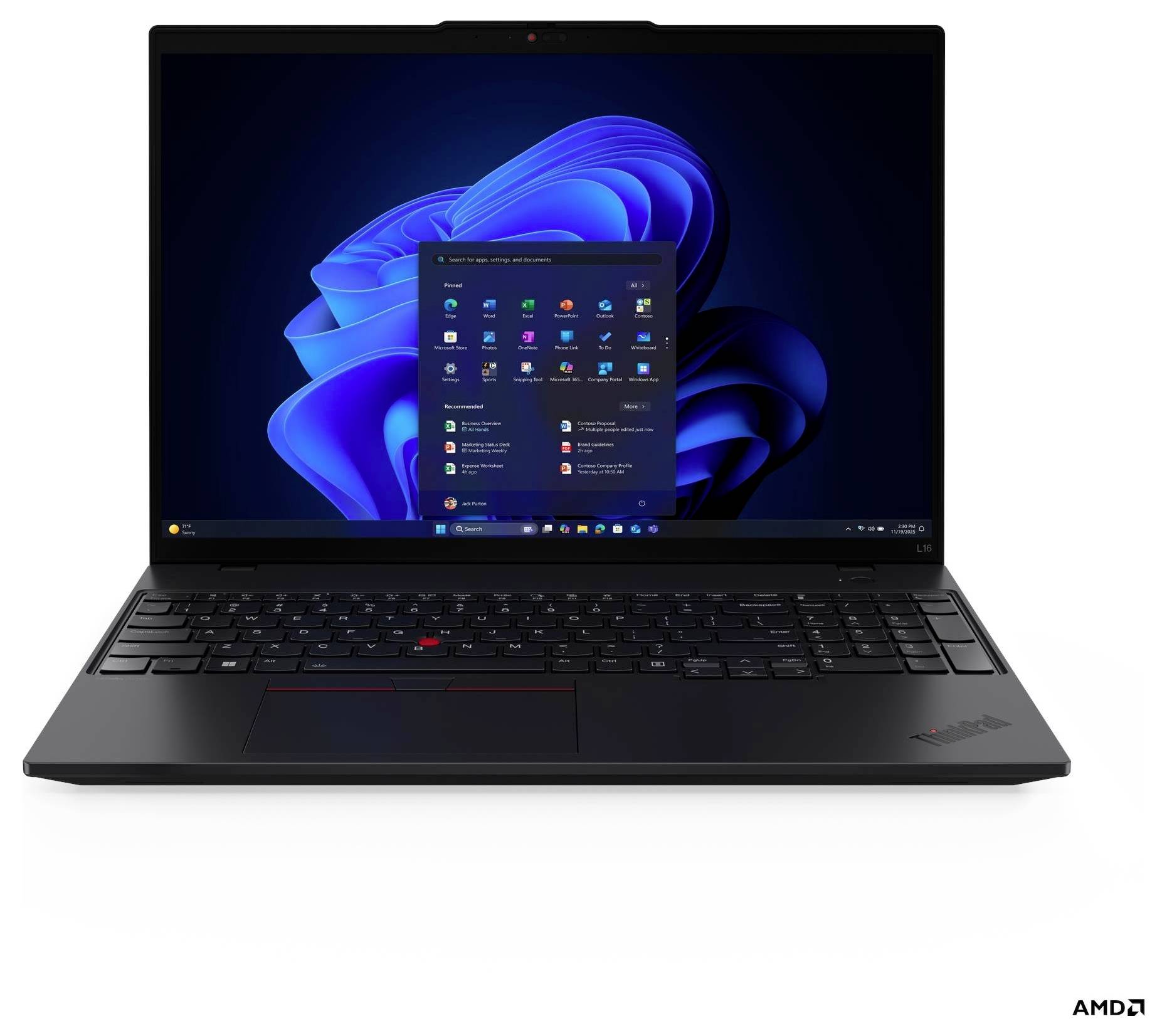 Ein Laptop, der den Windows 11 Startbildschirm zeigt, mit sichtbaren Symbolen und Apps, auf dem in der unteren rechten Ecke das AMD-Logo zu sehen ist.