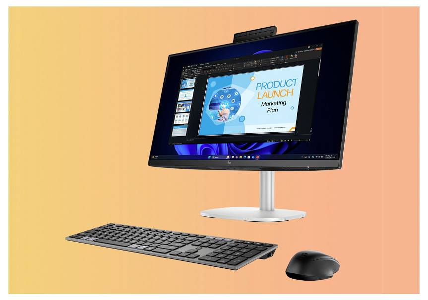 Ein Computermonitor zeigt eine Präsentationsfolie mit einem 'Produkteinführungs-Marketingplan', mit einer Tastatur und einer Maus davor, vor einem orangefarbenen Hintergrund.