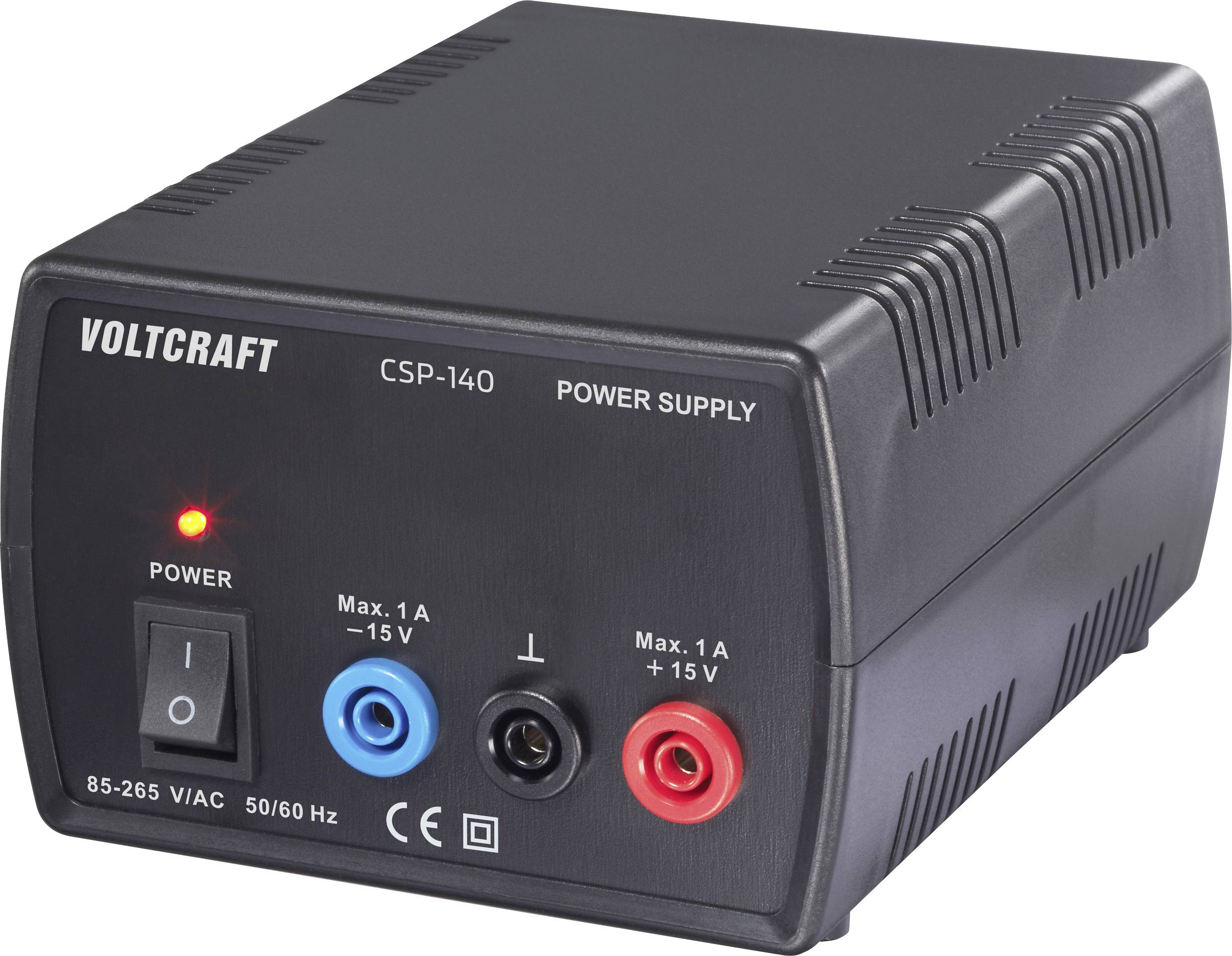 Ein schwarzes Voltcraft CSP-140 Stromversorgungsgerät mit einem Stromschalter und Anzeigeleuchten für Spannungs- und Stromstärkeeinstellungen, das zwei rote und einen blauen Steckeranschluss zeigt.