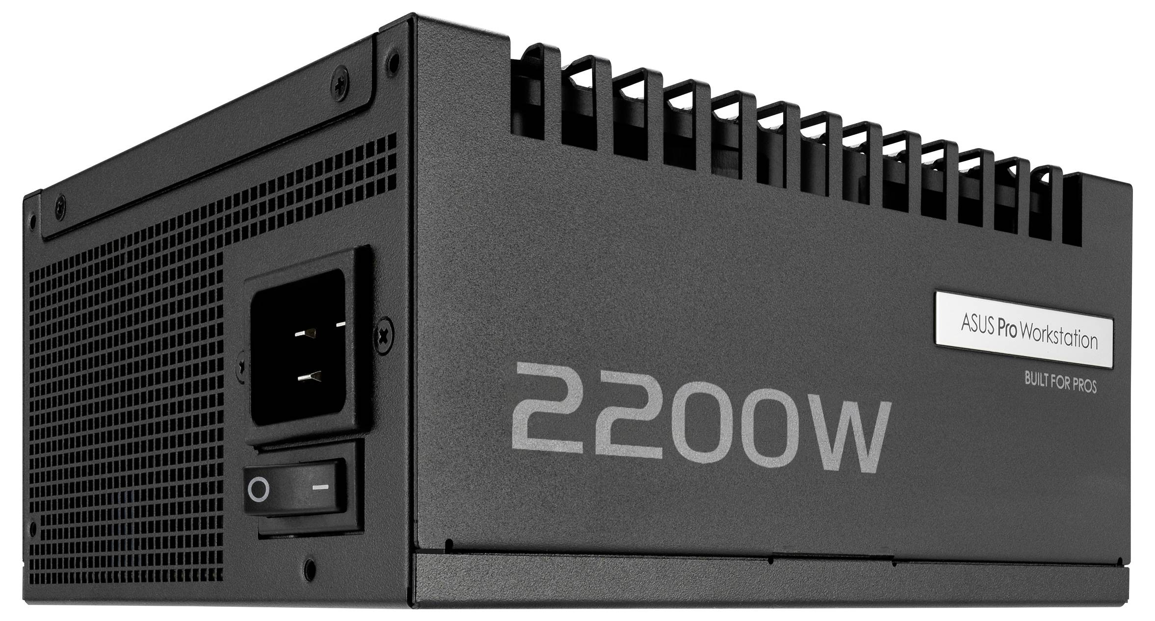 '2200W' steht auf der Seite eines schwarzen Netzteils, beschriftet mit 'ASUS Pro Workstation Built for ROG', mit sichtbarem Netzteil-Eingang und Schalter.