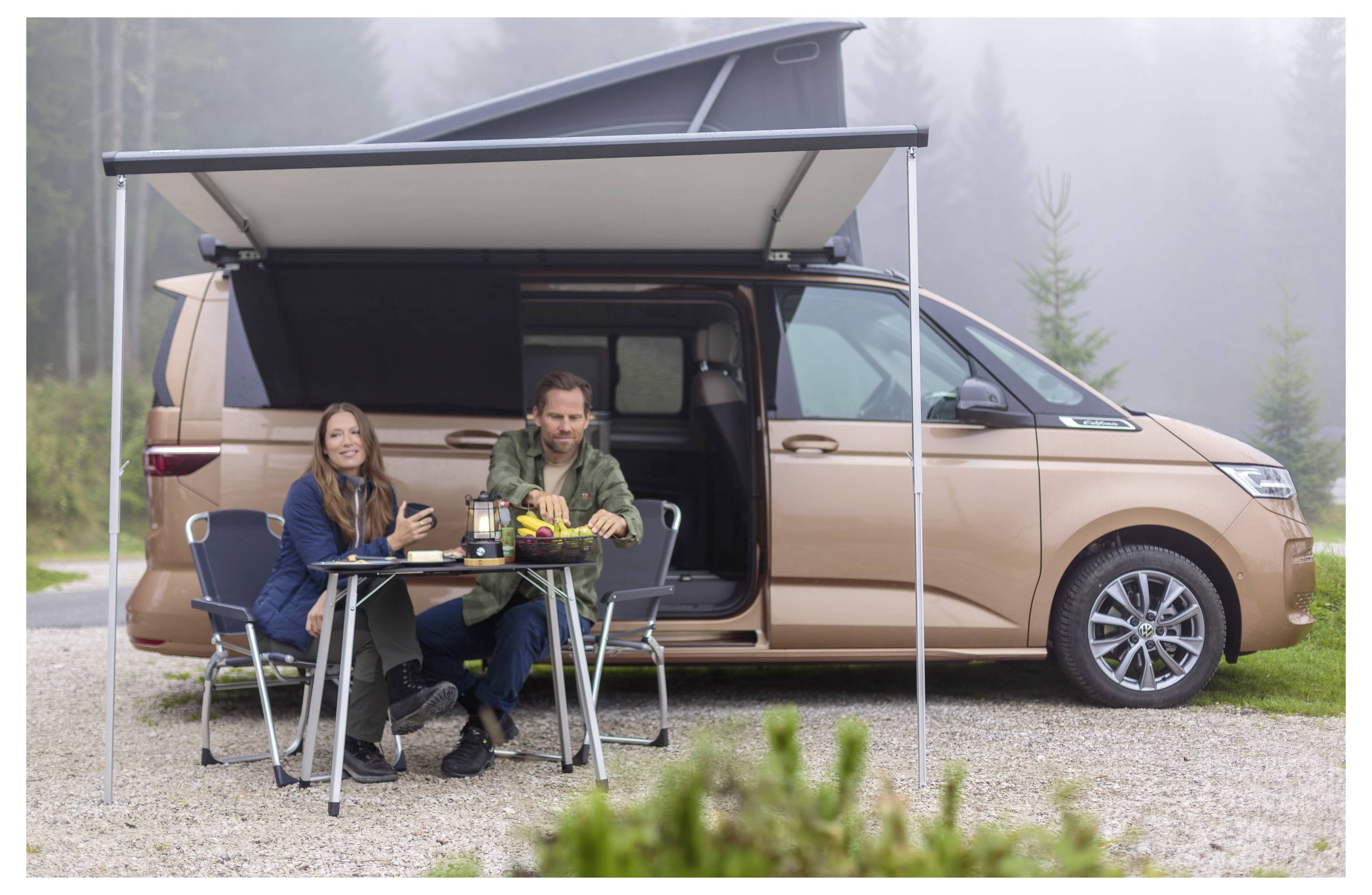 Brennenstuhl 1171800010 Camping-Laterne, Camping-Leuchte 350lm akkubetrieben 570g Schwarz, Holz