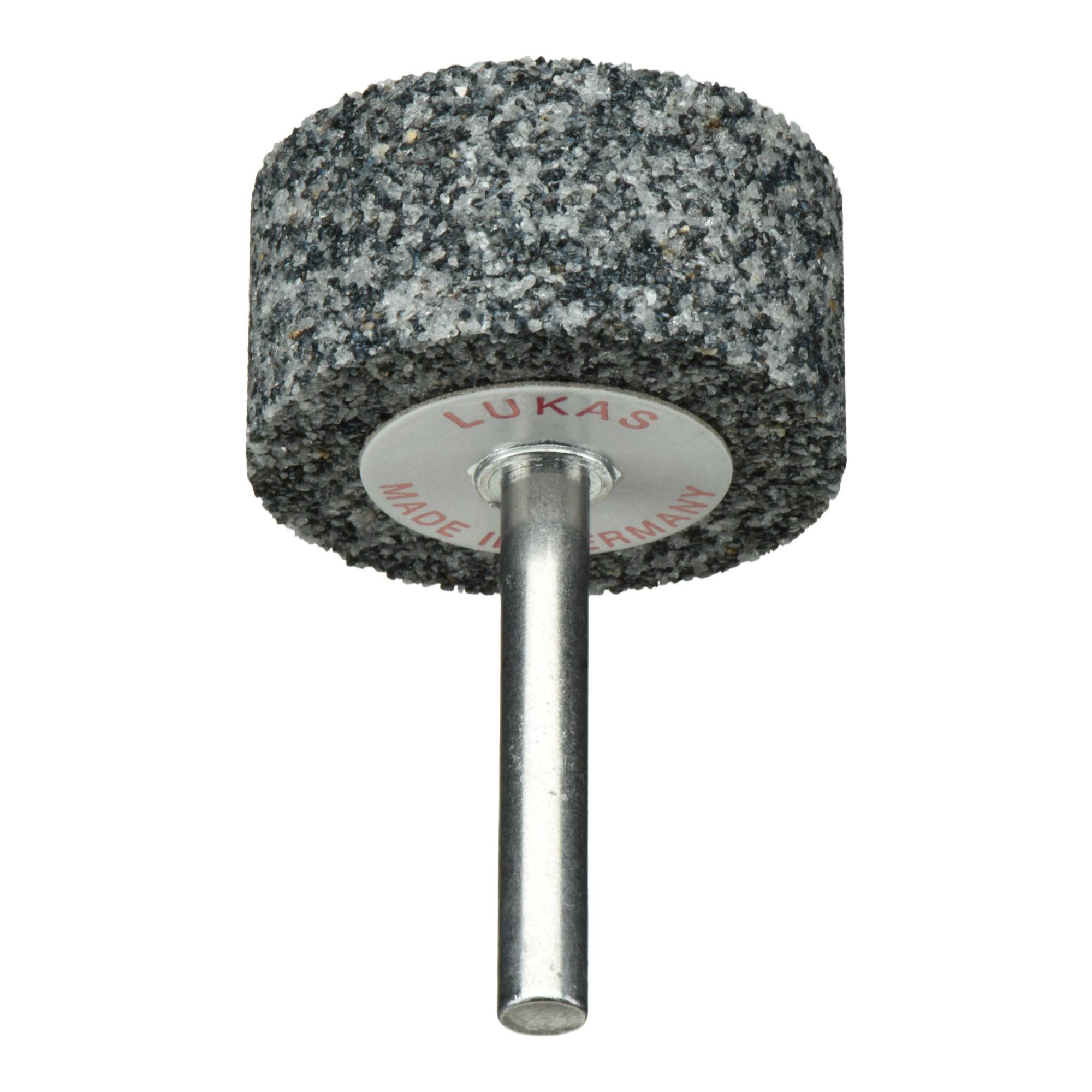 Ein zylindrischer Schleifstein mit einem Metallschaft, beschriftet mit ‚LUKAS Made in Germany', verwendet zum Glätten oder Formen von Oberflächen.