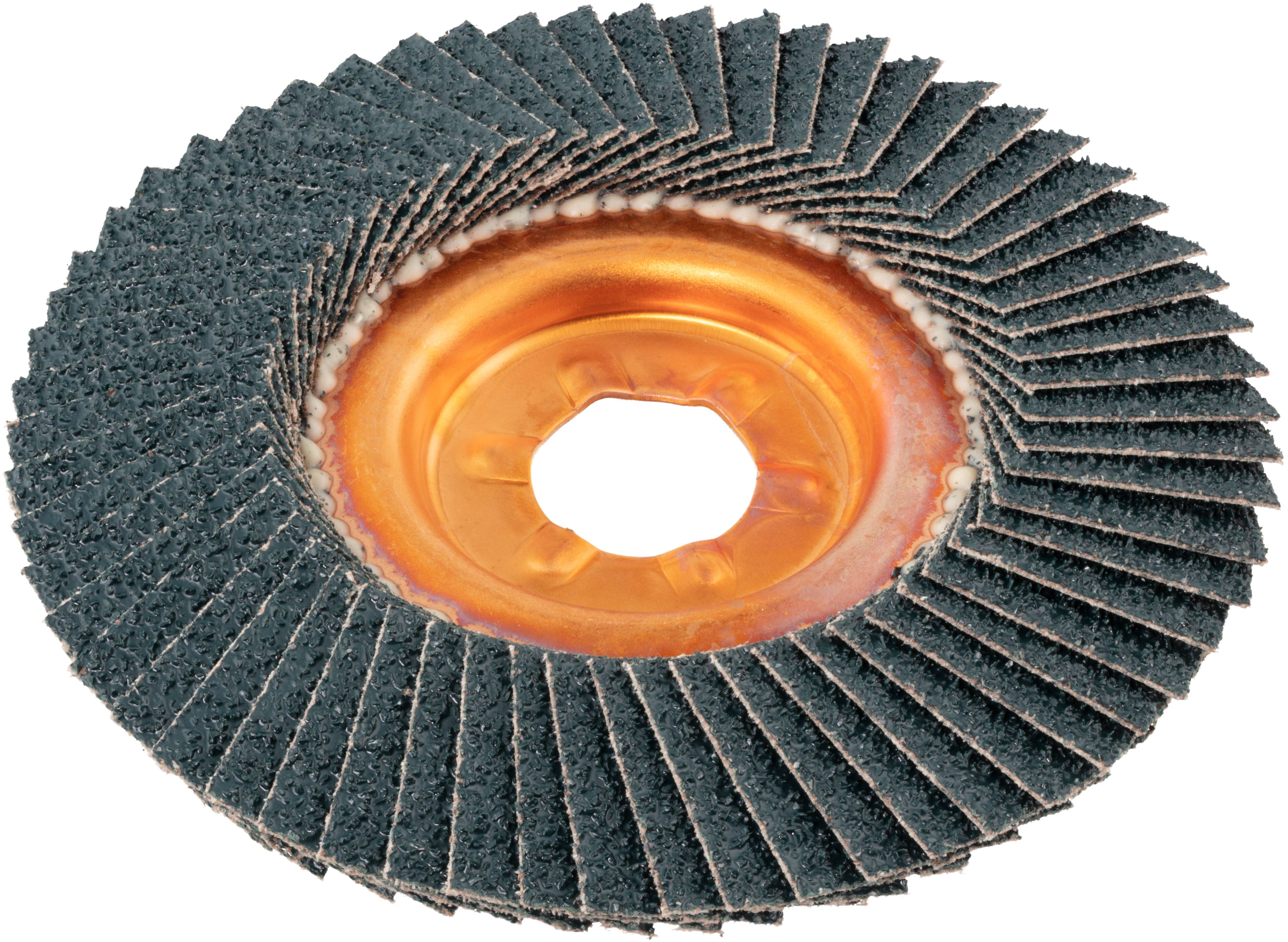 Eine kreisförmige Schleiflamellenscheibe mit überlappenden Schleifpapierlamellen und einem zentralen Metallnabe, die zum Schleifen und Finish von Oberflächen verwendet wird.