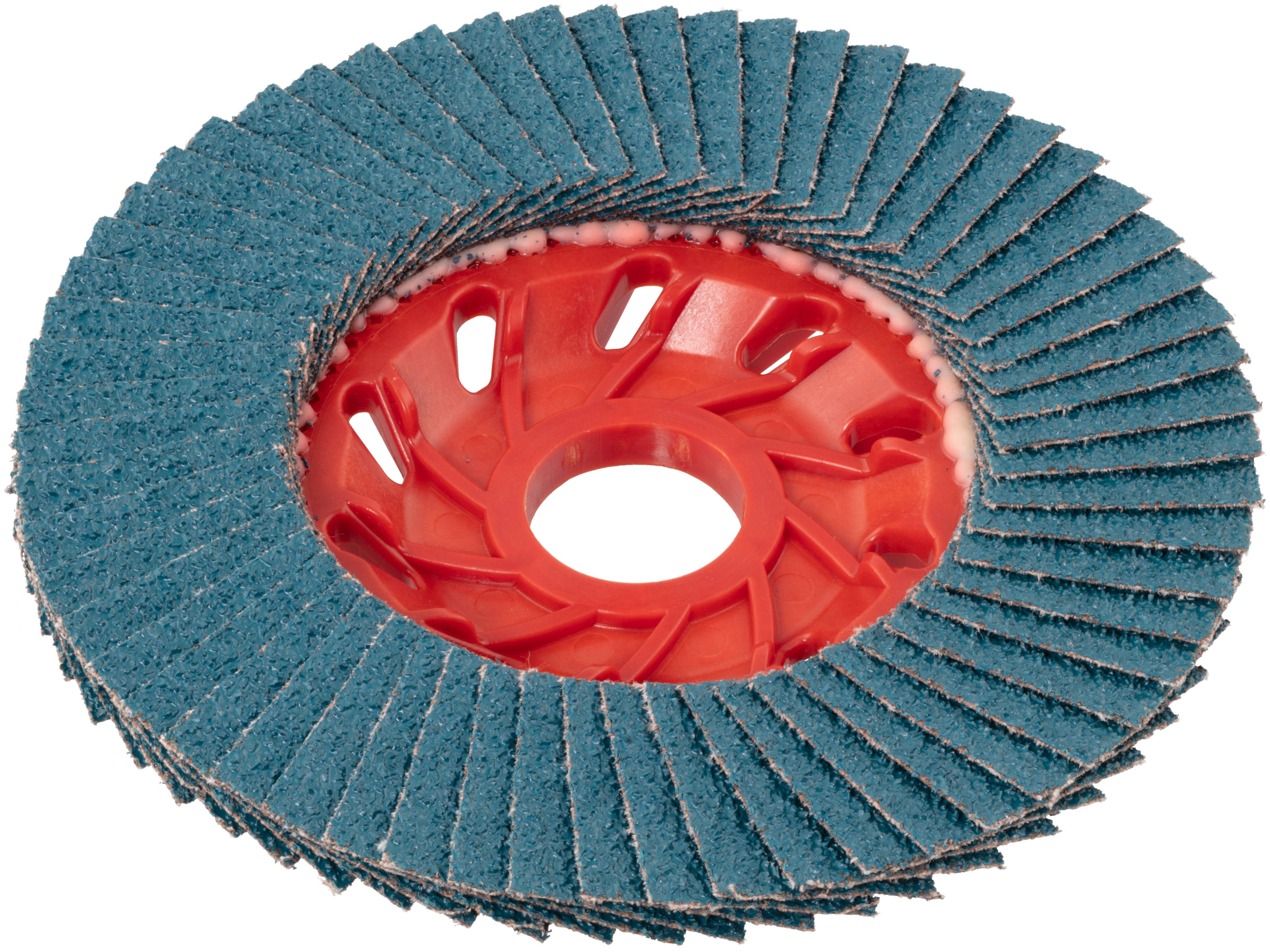 Eine kreisförmige blaue Lamellenscheibe mit roter Kunststoffrückseite, die zum Schleifen und Finish von Metall verwendet wird und mehrlagige Schleiflamellen aufweist.