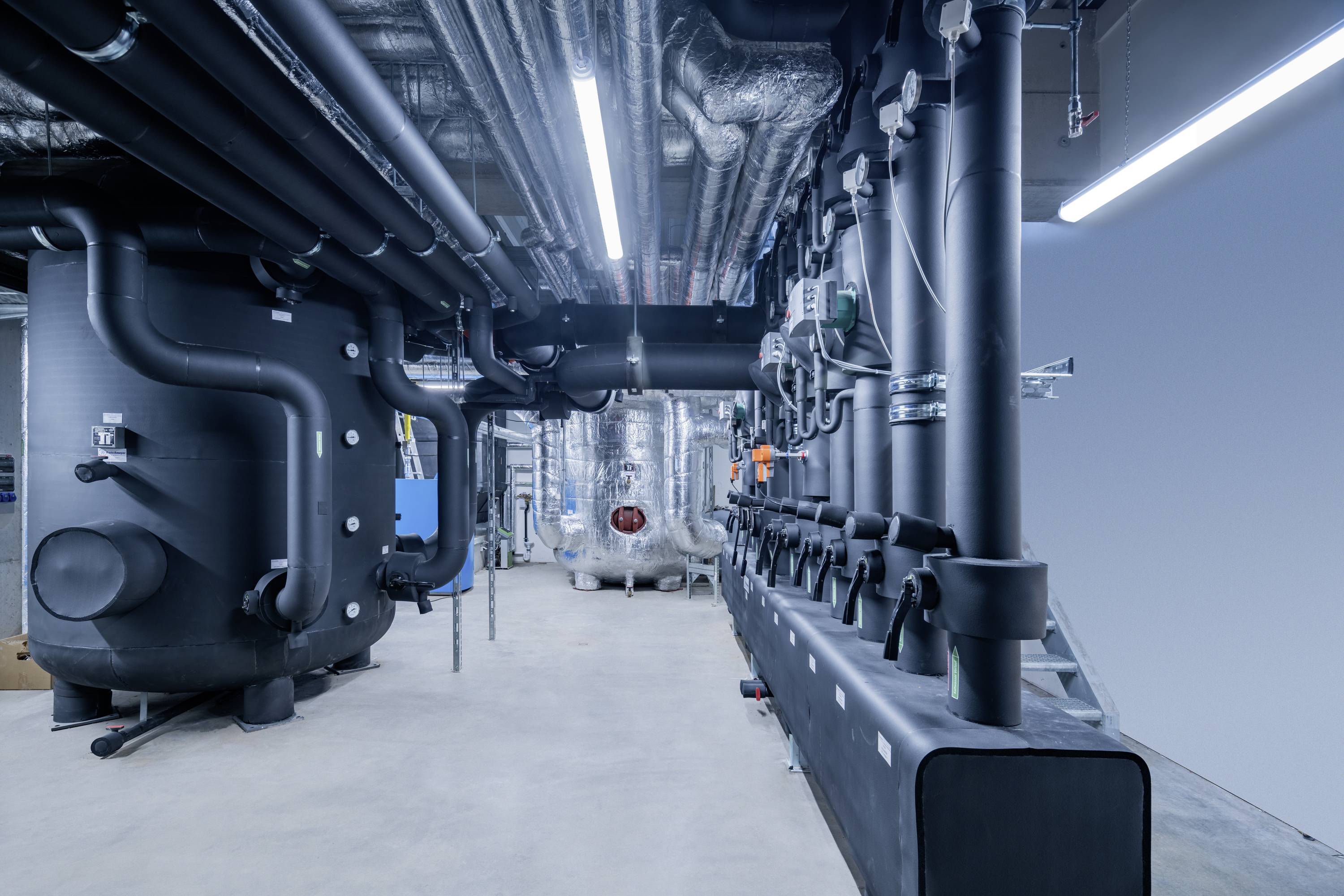 Trilux 2315 G4 1500 55/38/ML-8MC ET PC +LV Feuchtraumleuchte 48W