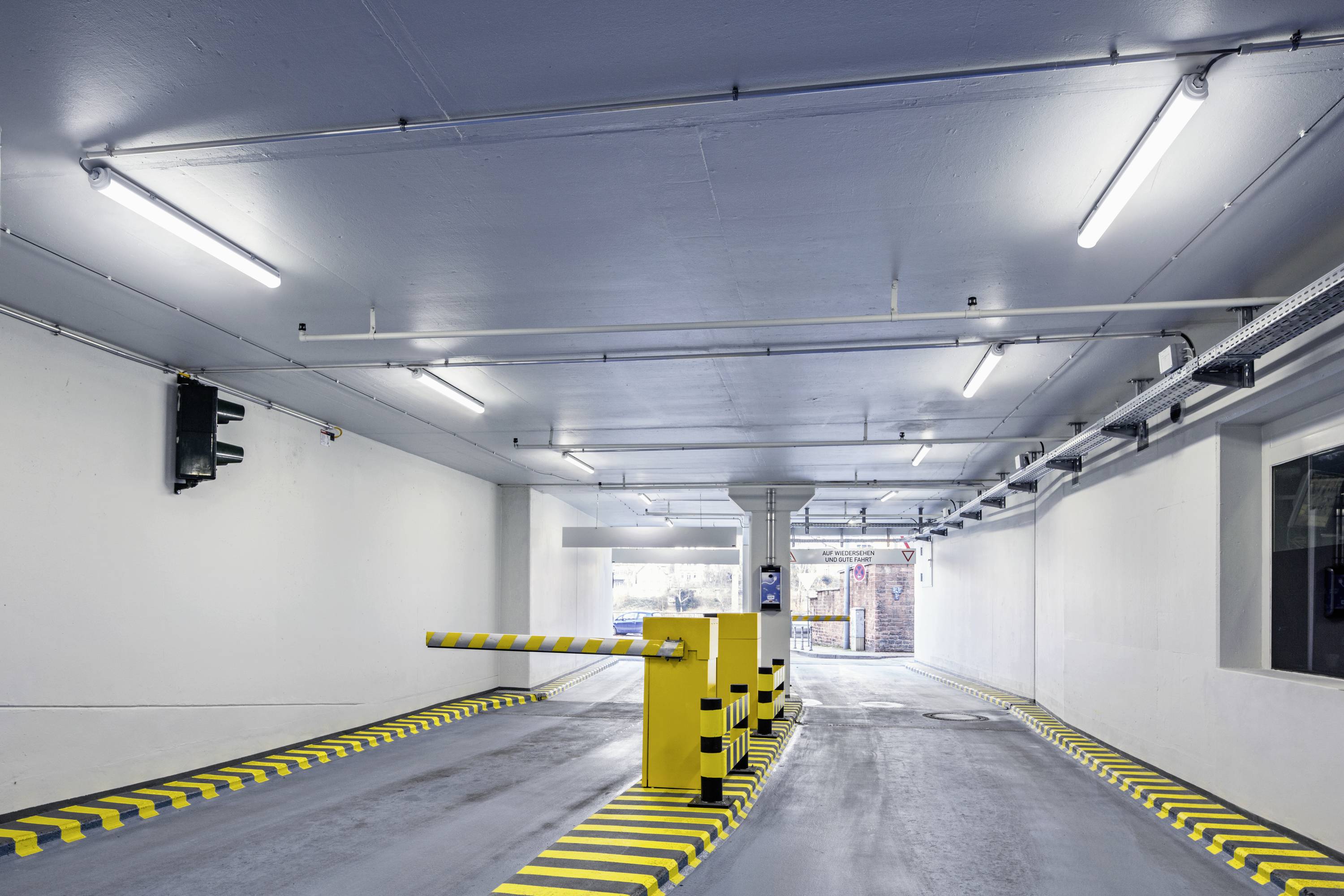 Trilux 2315 G4 1200 38/26/ML-8MC ET PC +LV Feuchtraumleuchte 33W